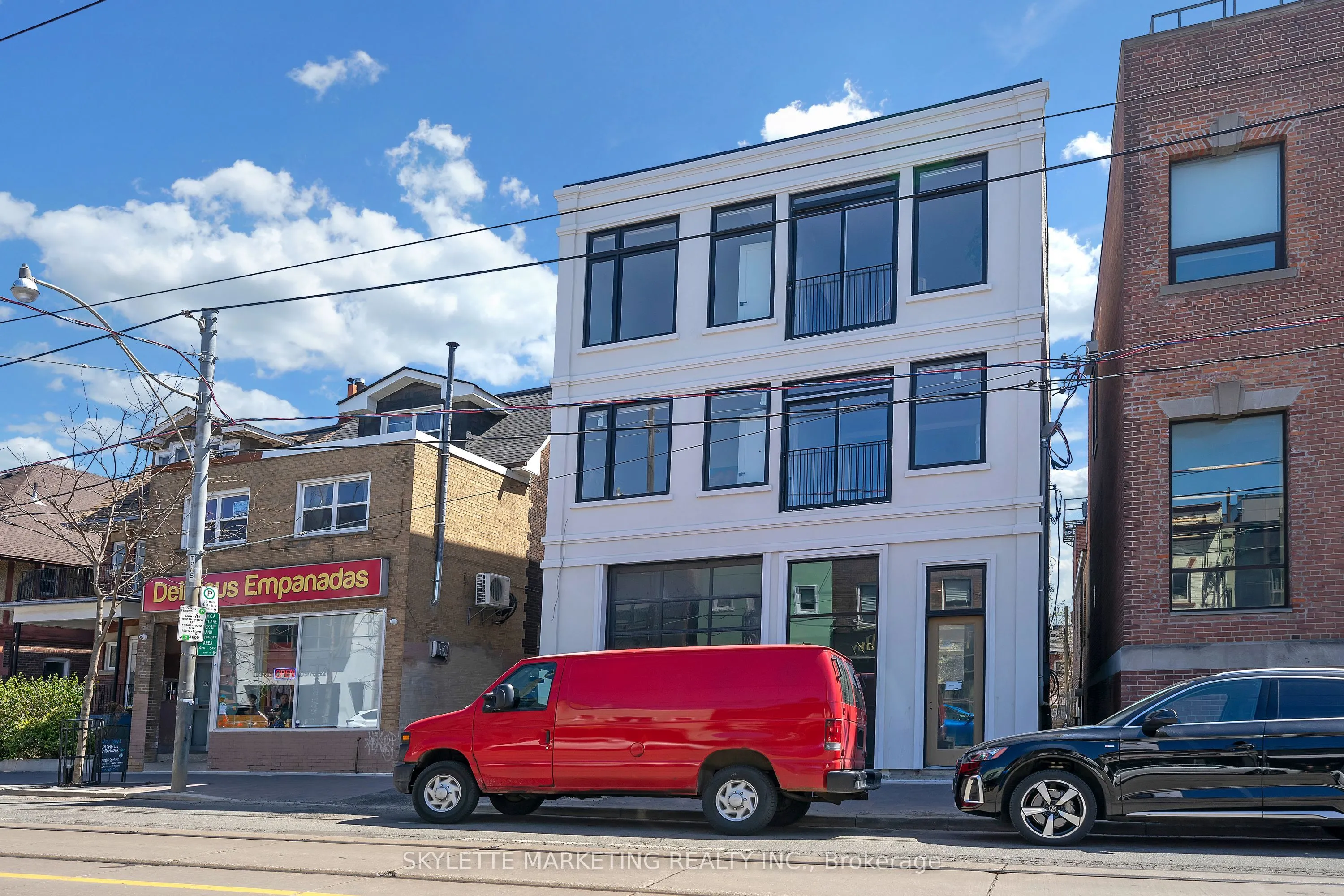 923 College Street, #Main