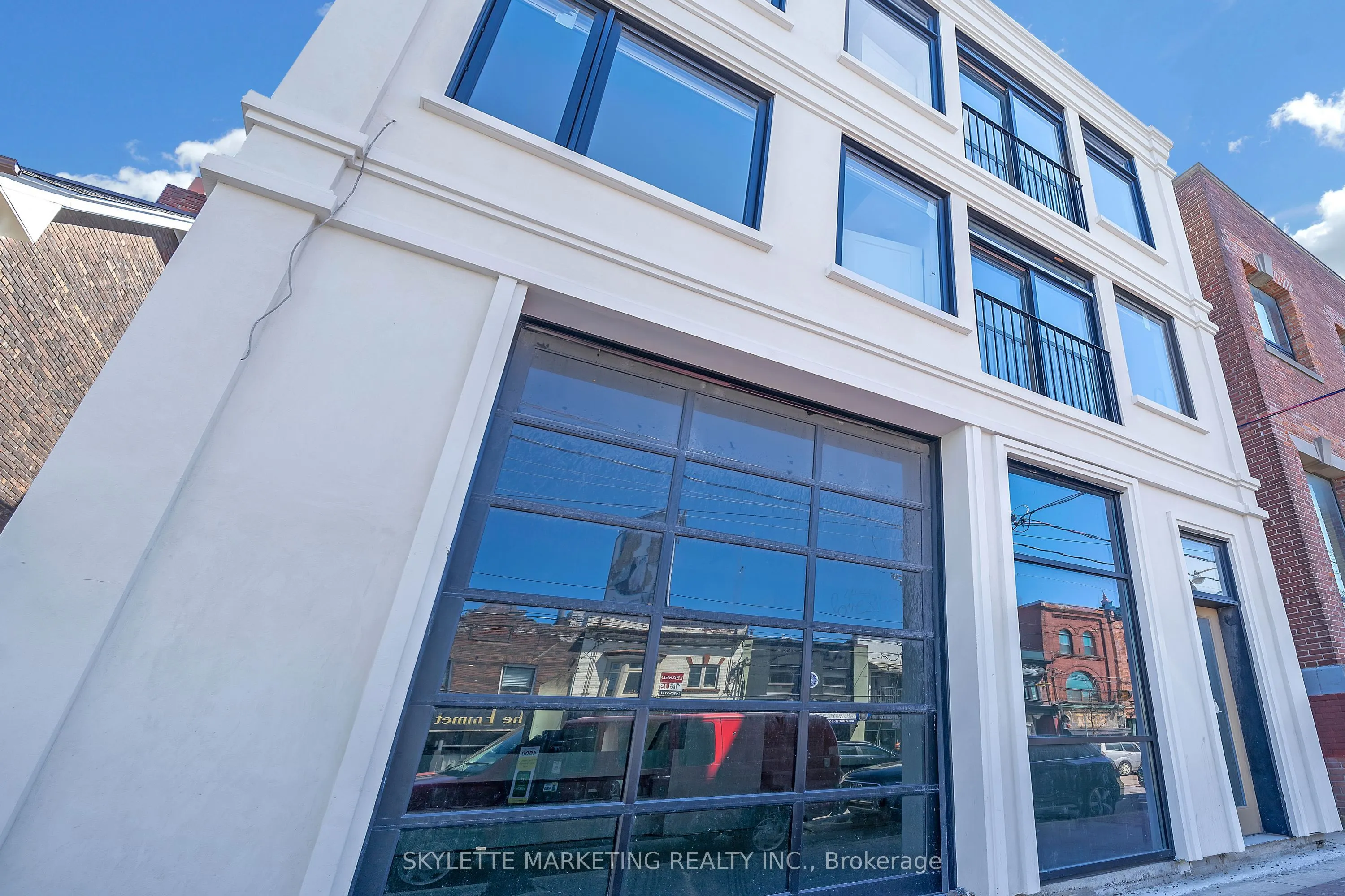 923 College Street, #Main