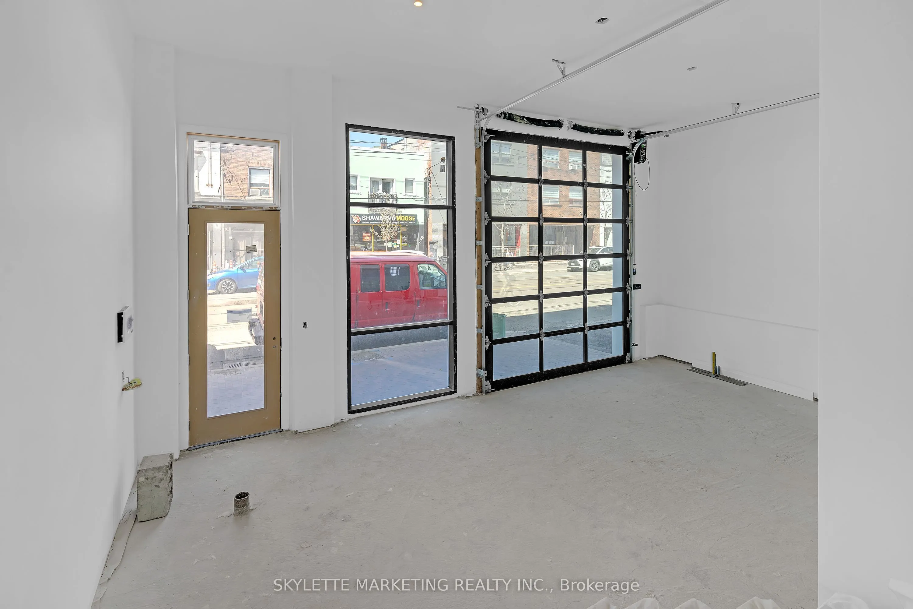 923 College Street, #Main