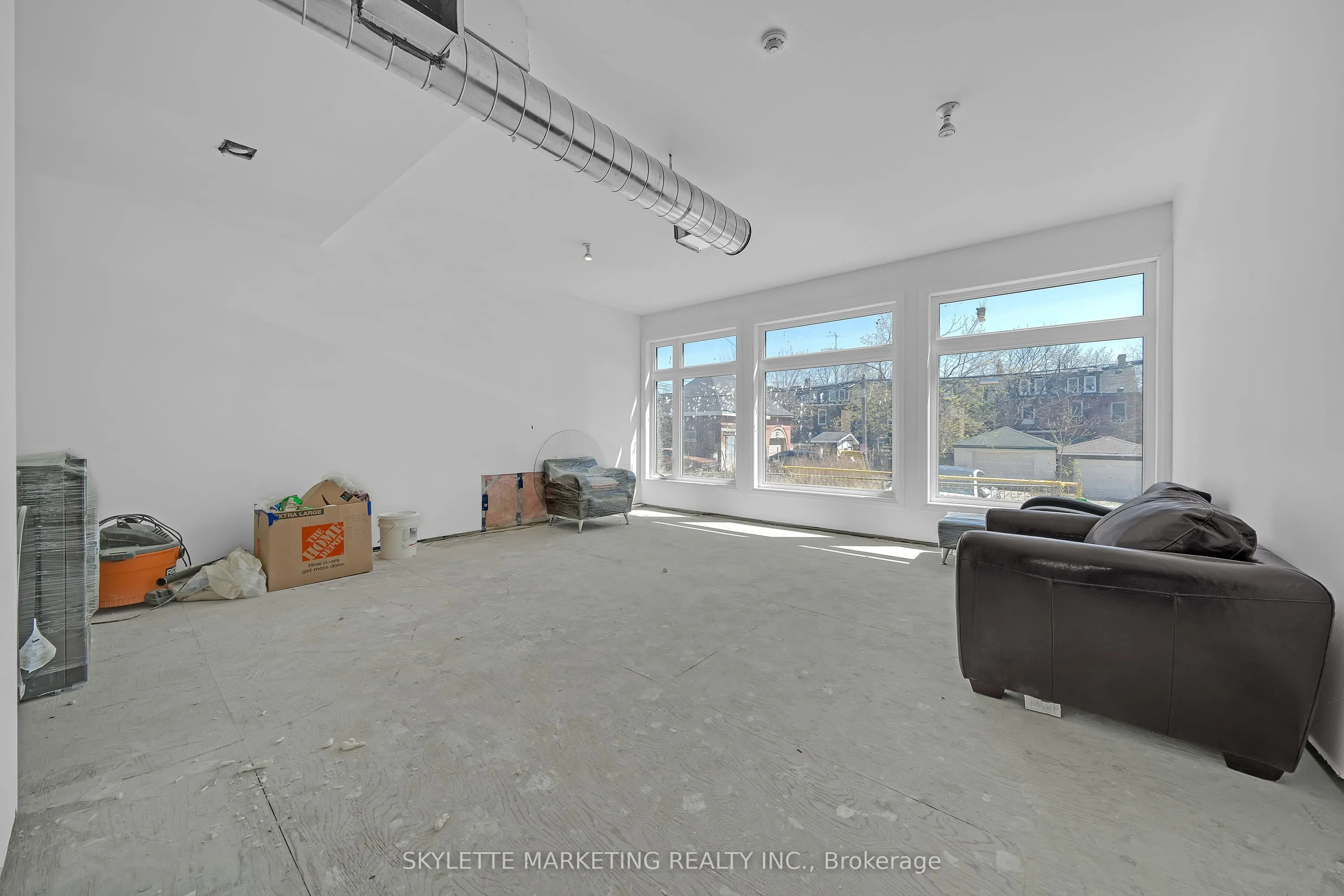 923 College Street, #Main