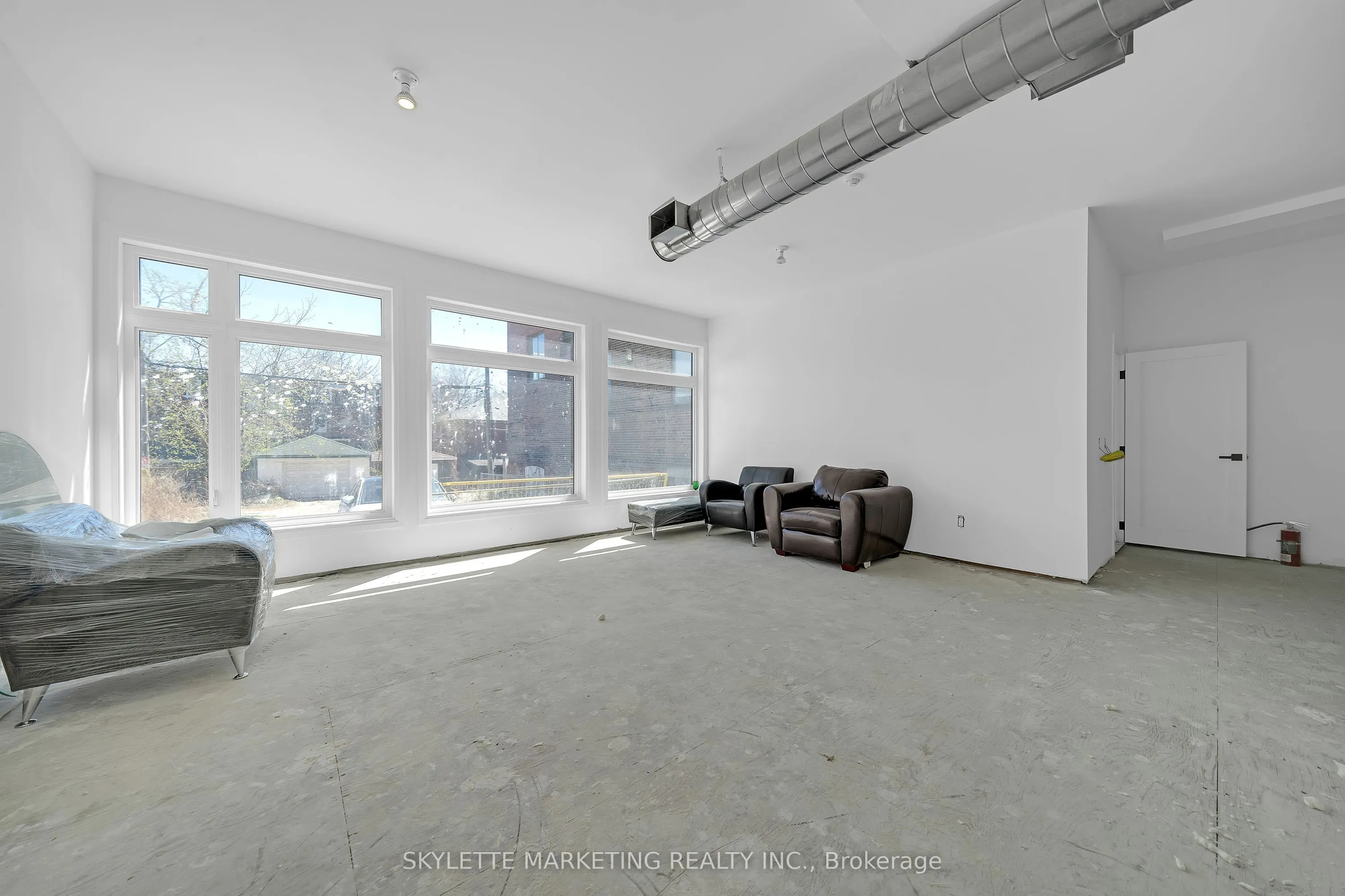 923 College Street, #Main