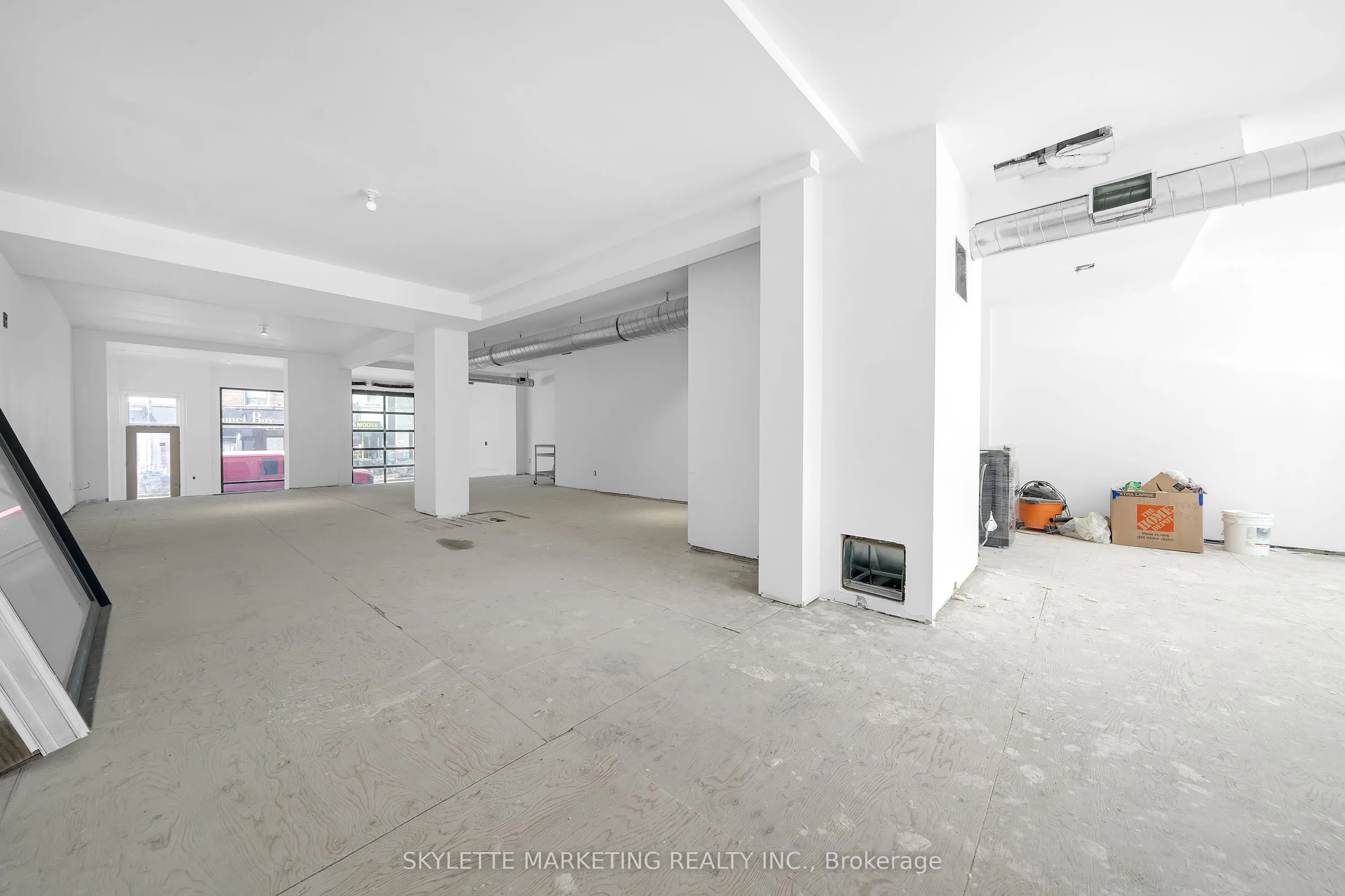 923 College Street, #Main