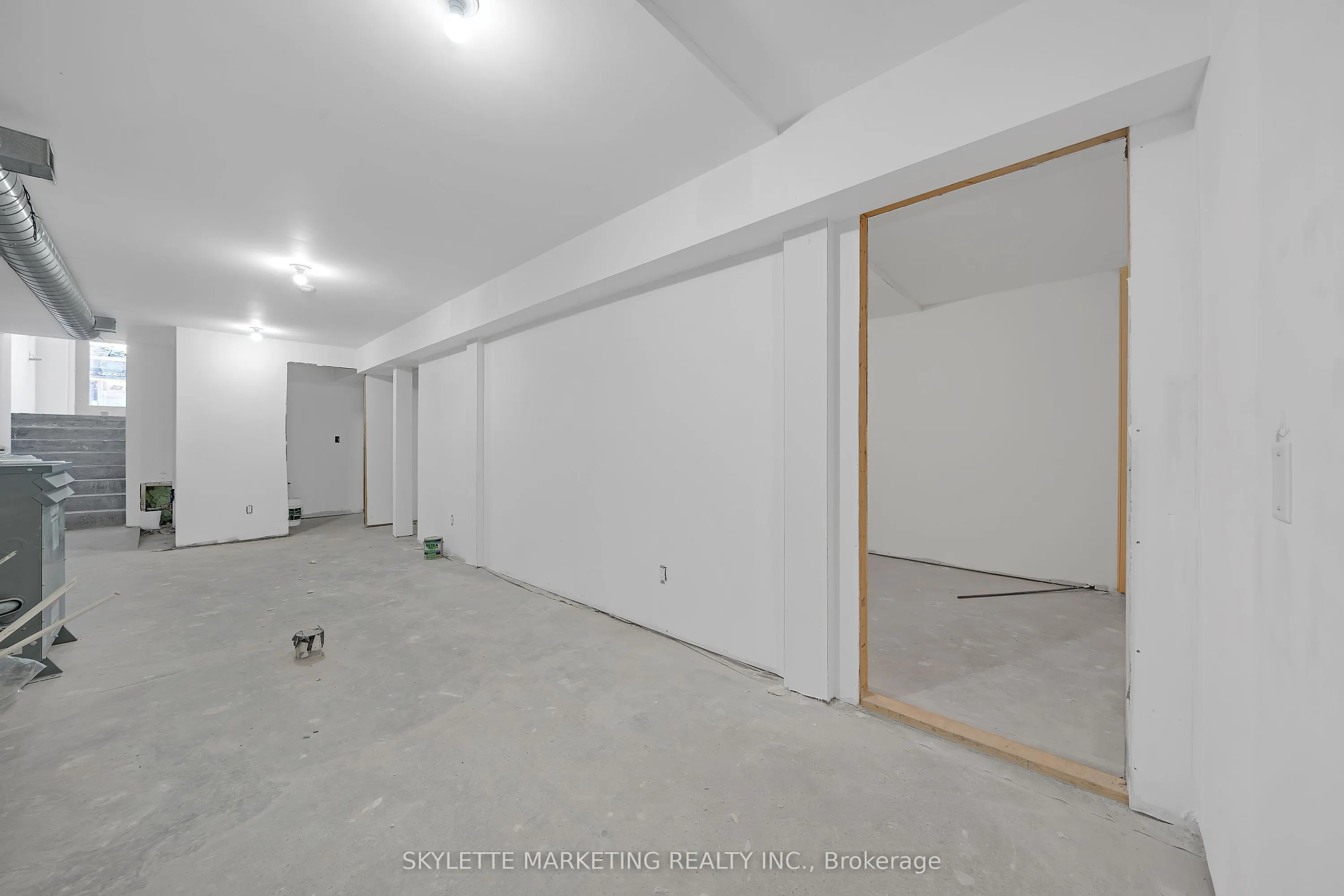 923 College Street, #Main