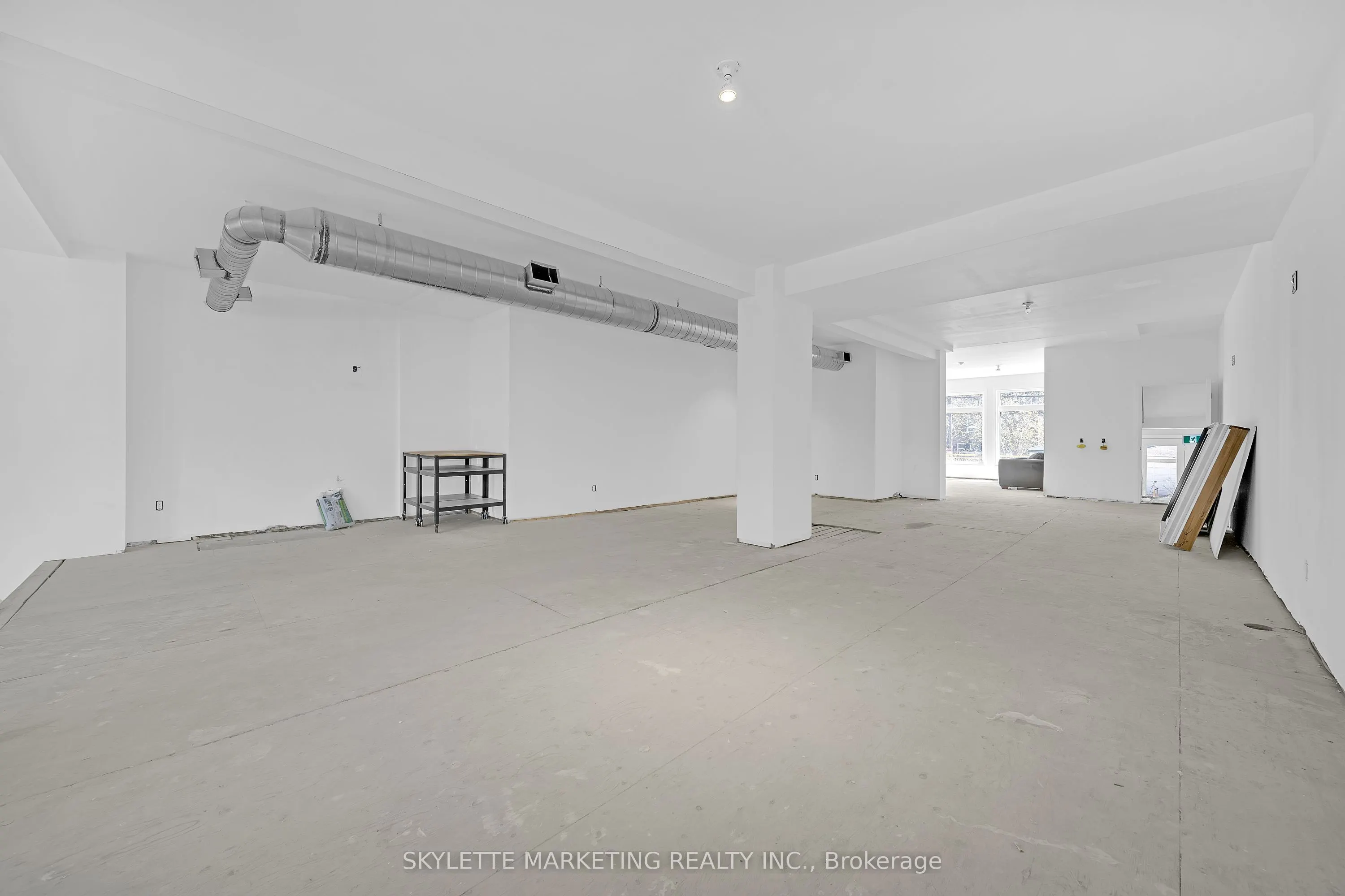 923 College Street, #Main