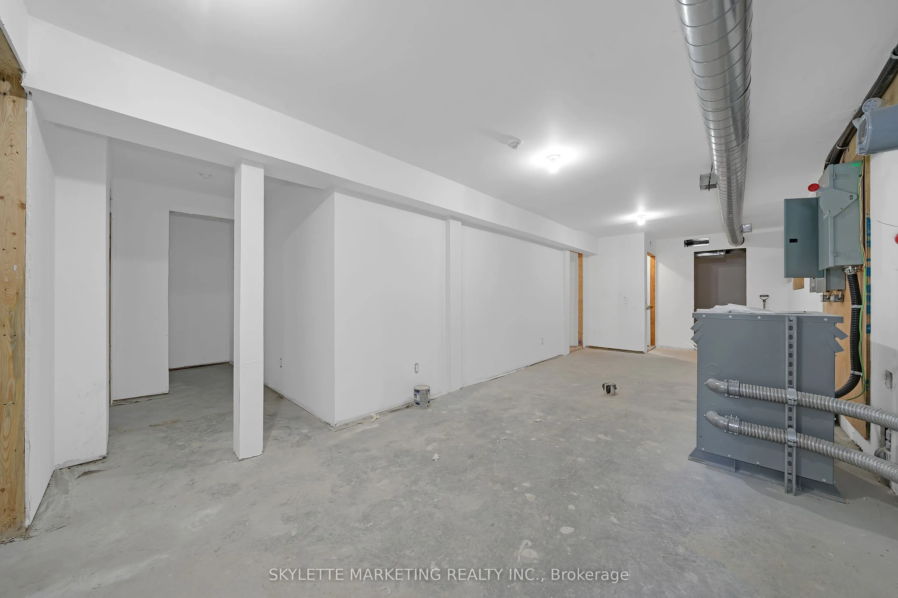 923 College Street, #Main