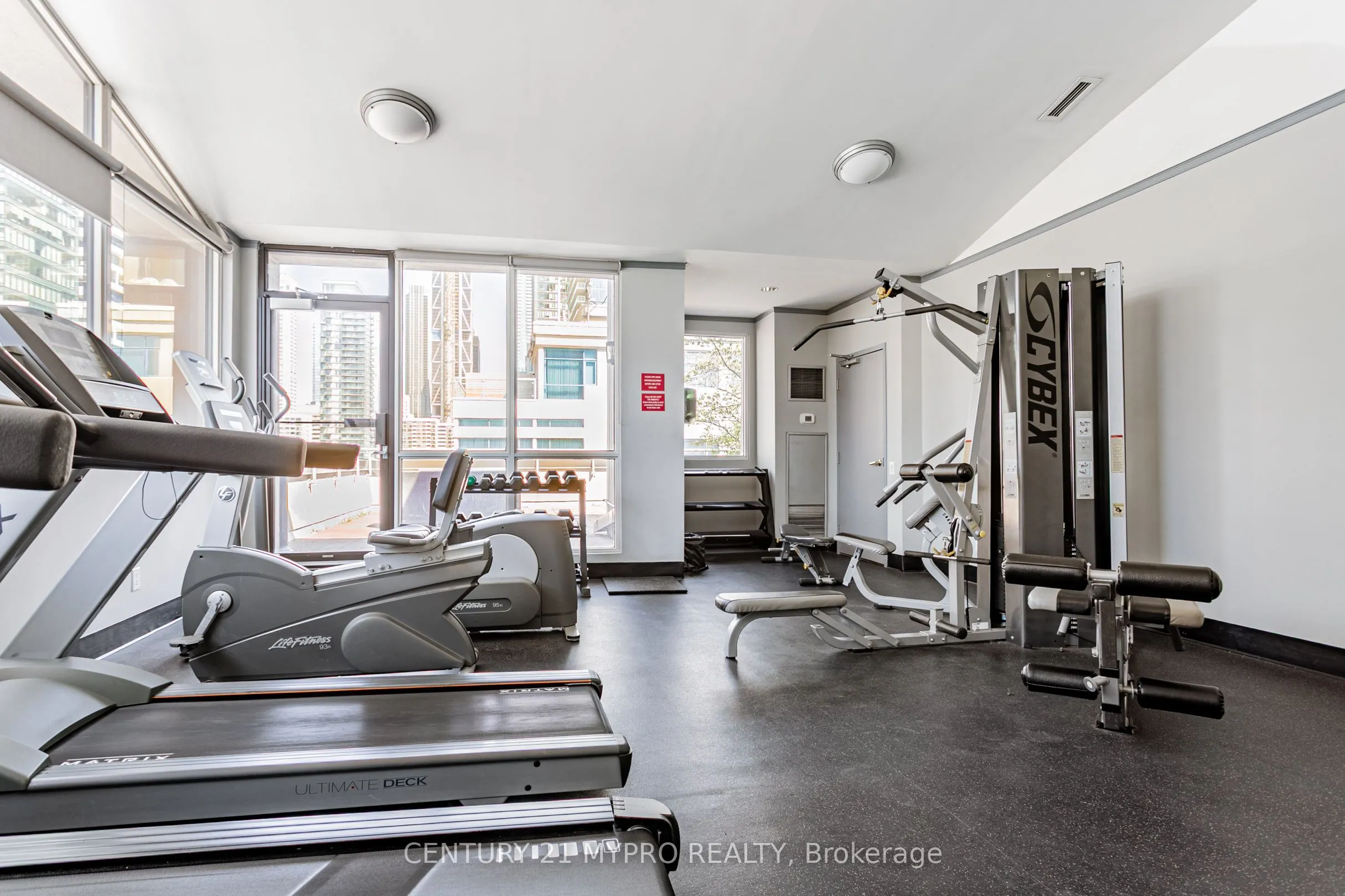 555 Yonge Street #401