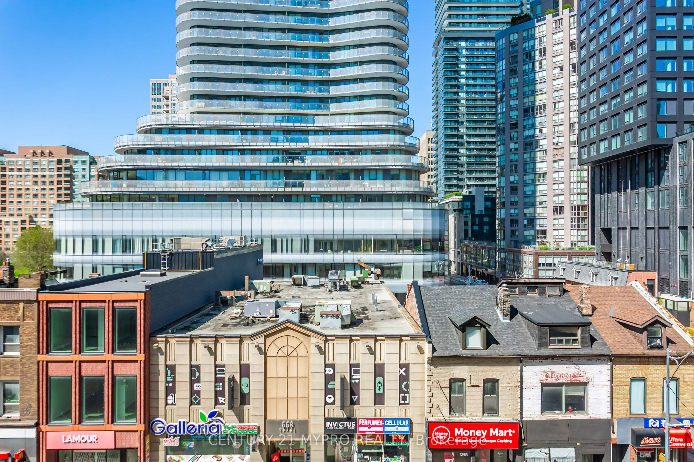 555 Yonge Street #401