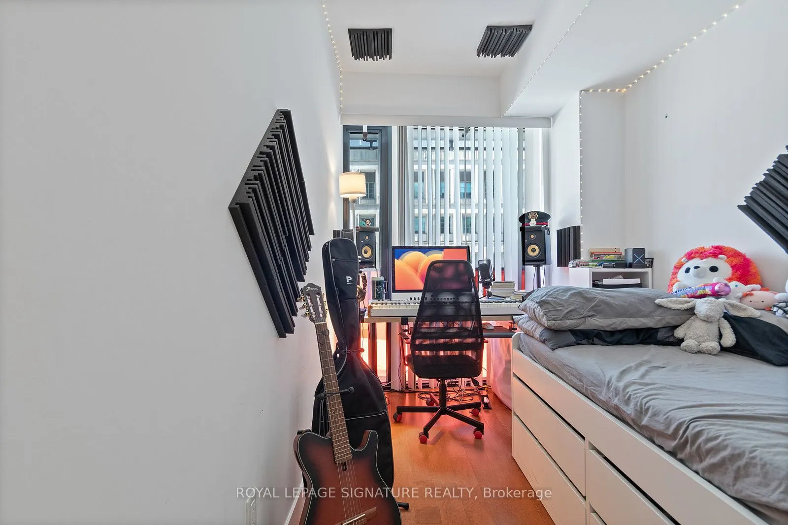 215 Queen Street W, #711