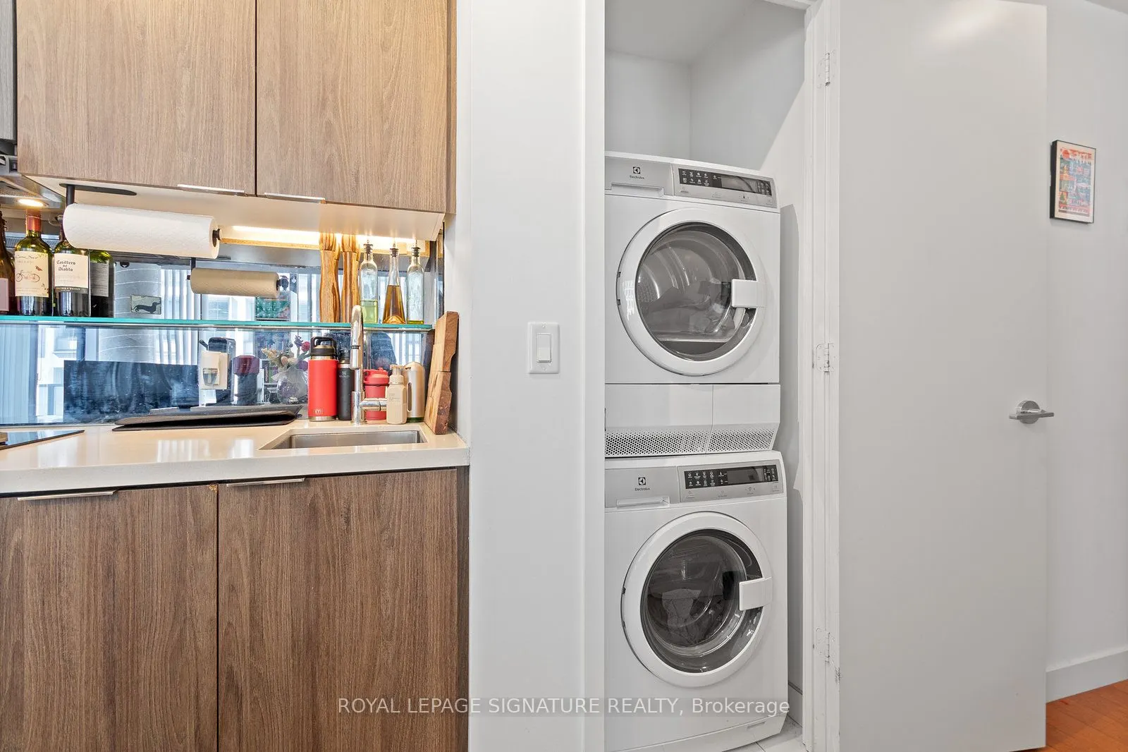 215 Queen Street W, #711