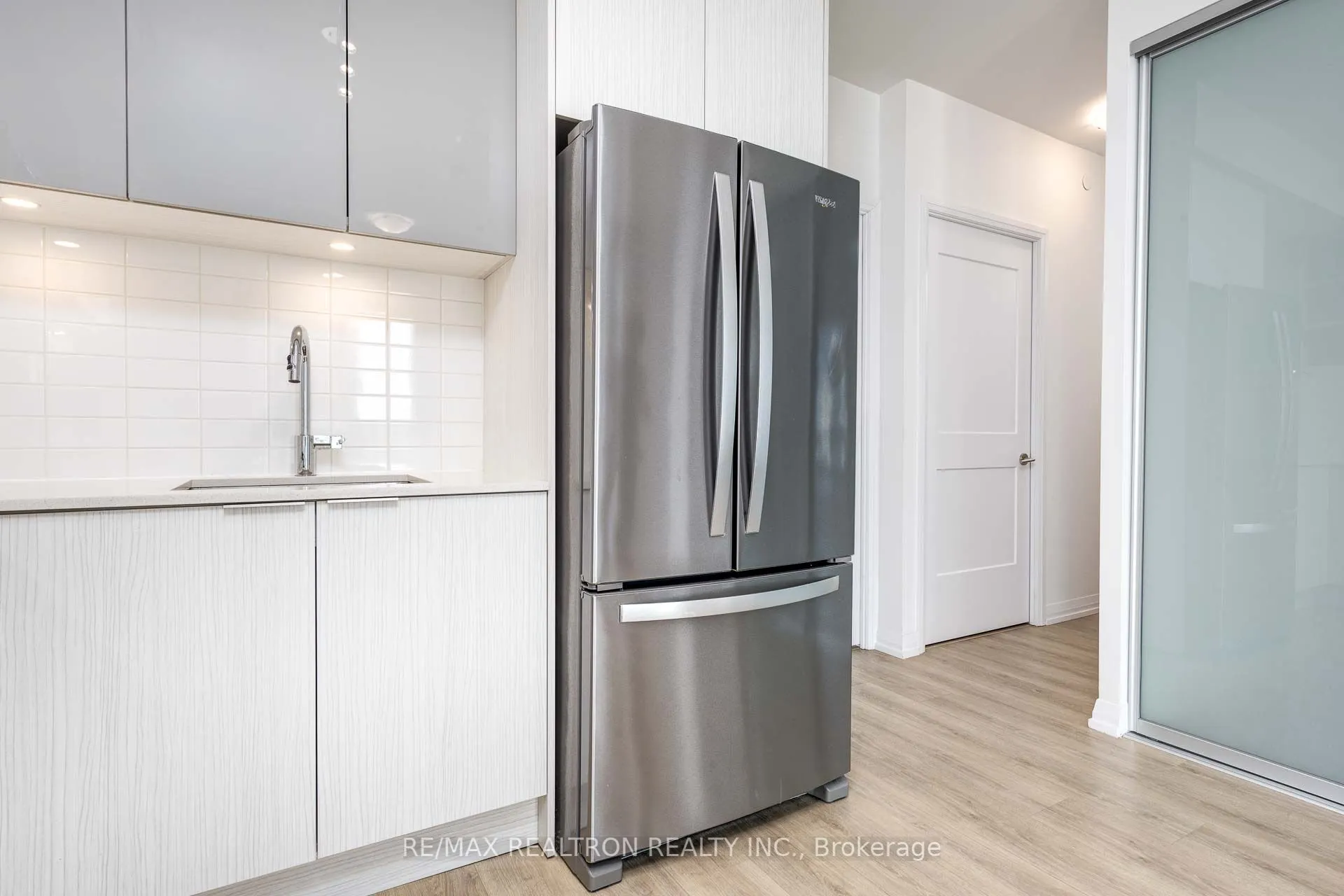 50 Dunfield Avenue #1917