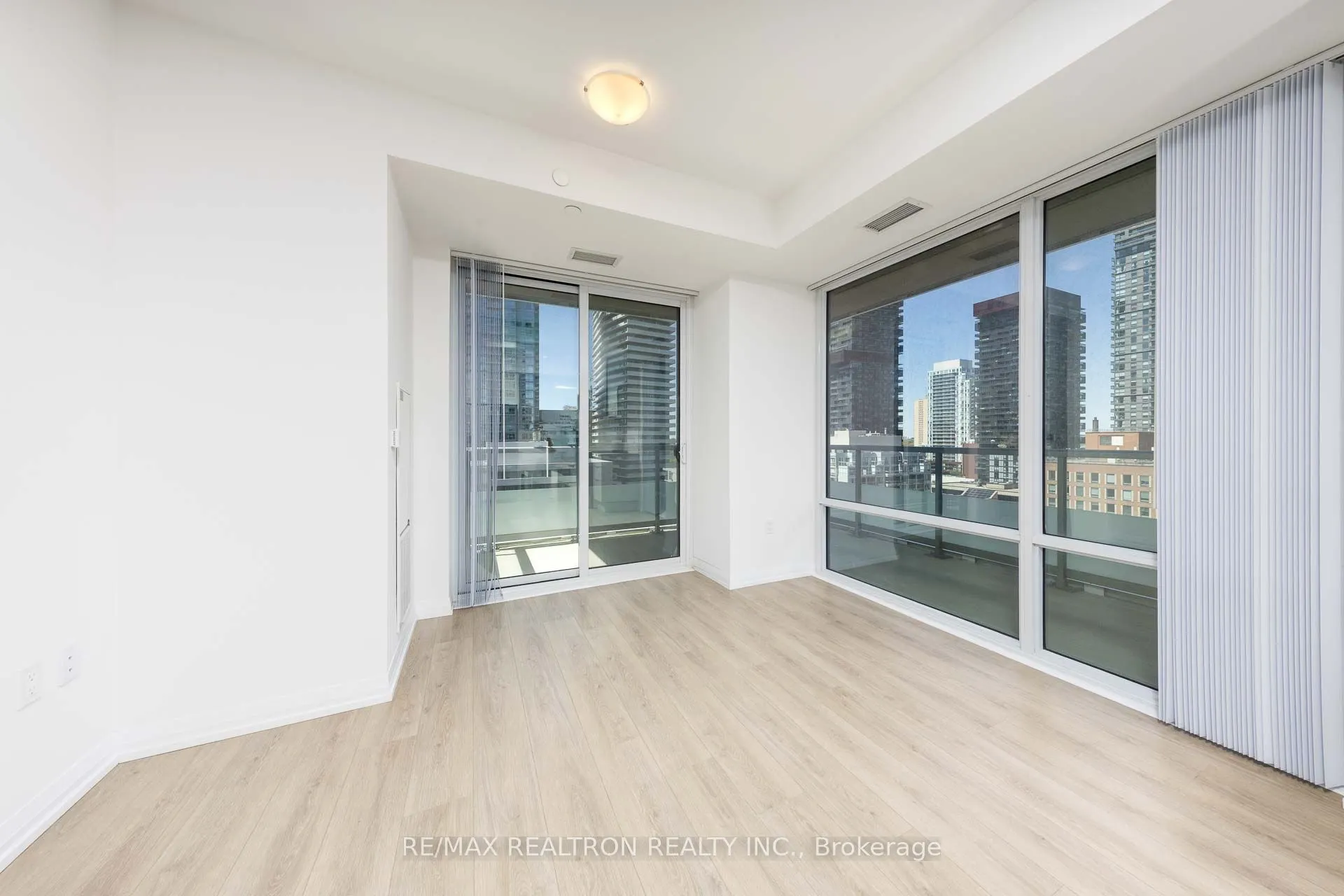50 Dunfield Avenue #1917