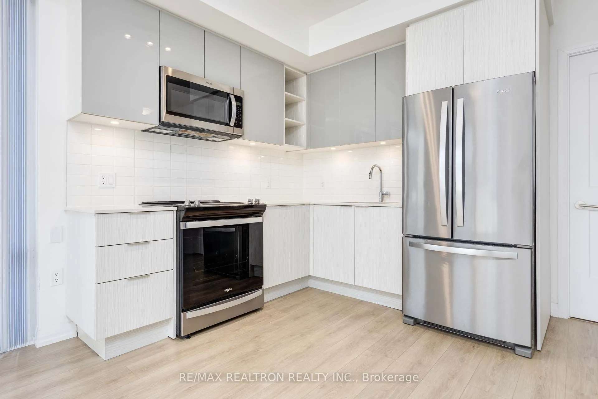 50 Dunfield Avenue #1917