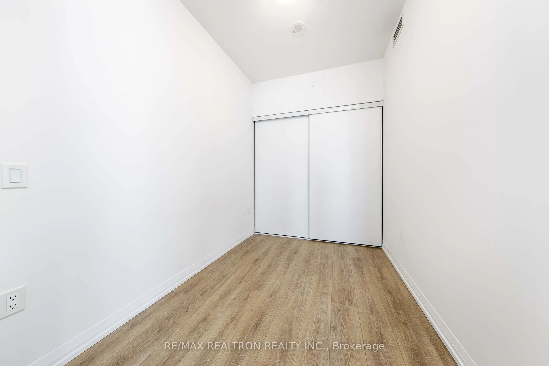 50 Dunfield Avenue #1917