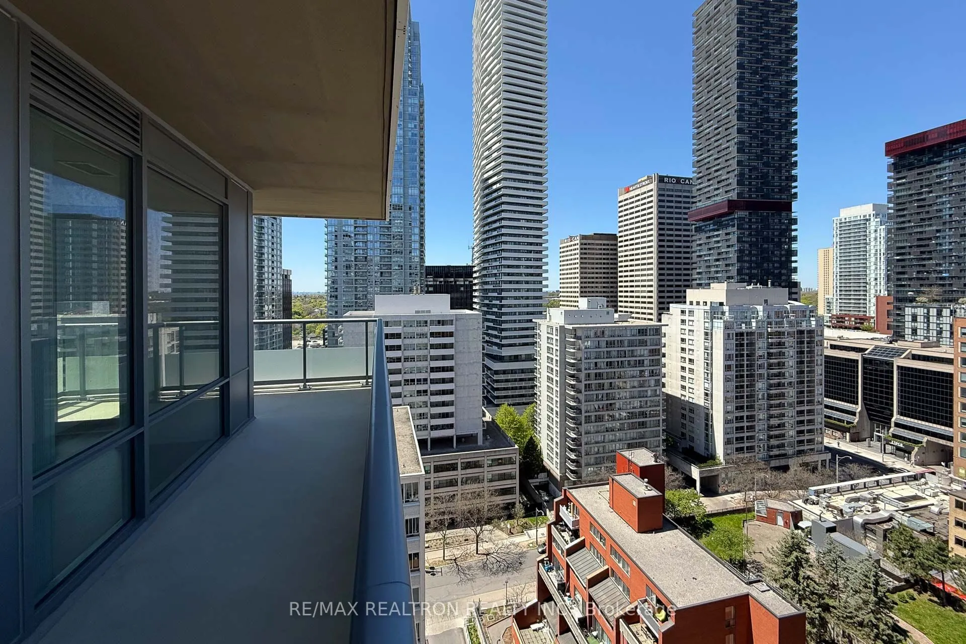 50 Dunfield Avenue #1917
