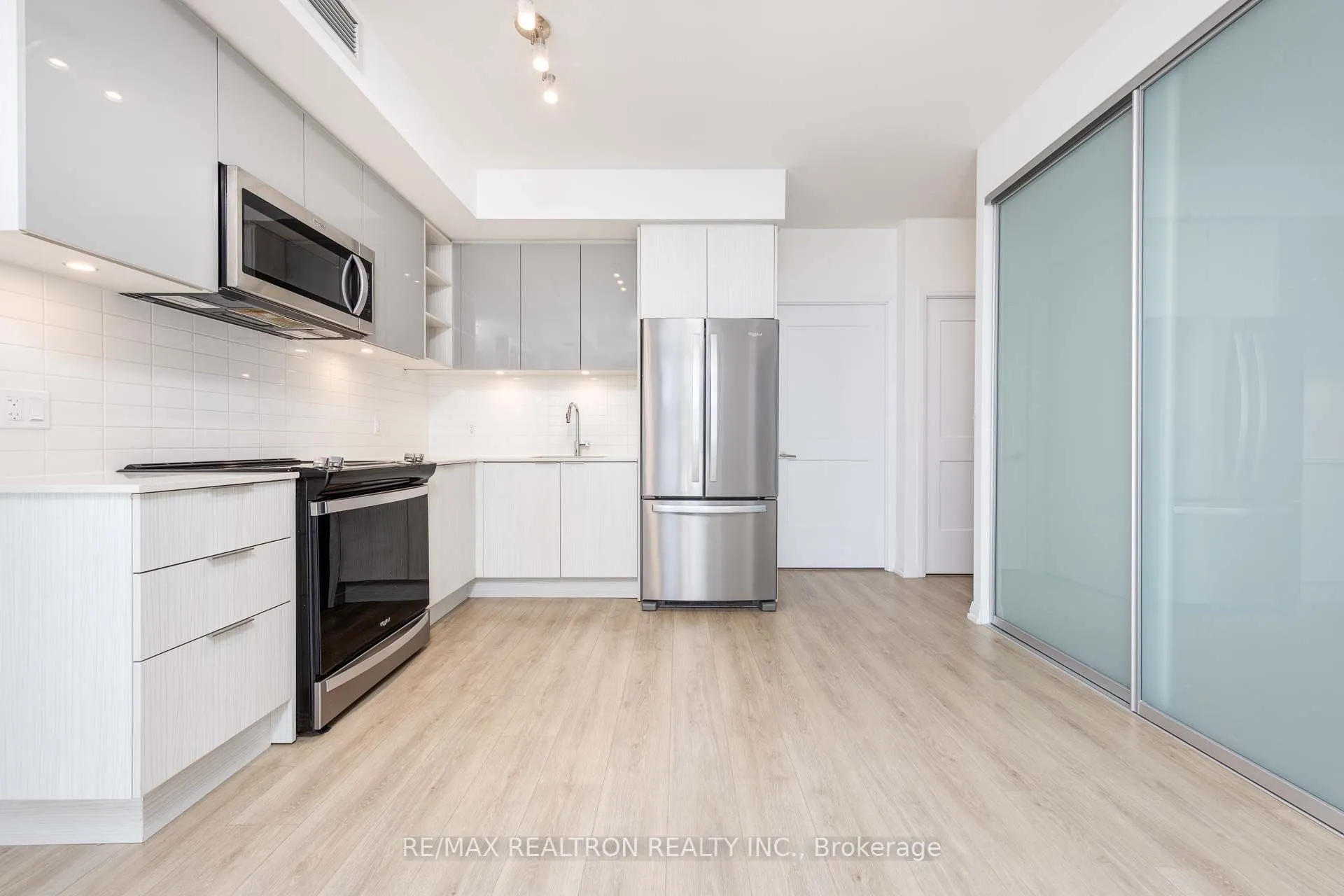 50 Dunfield Avenue #1917