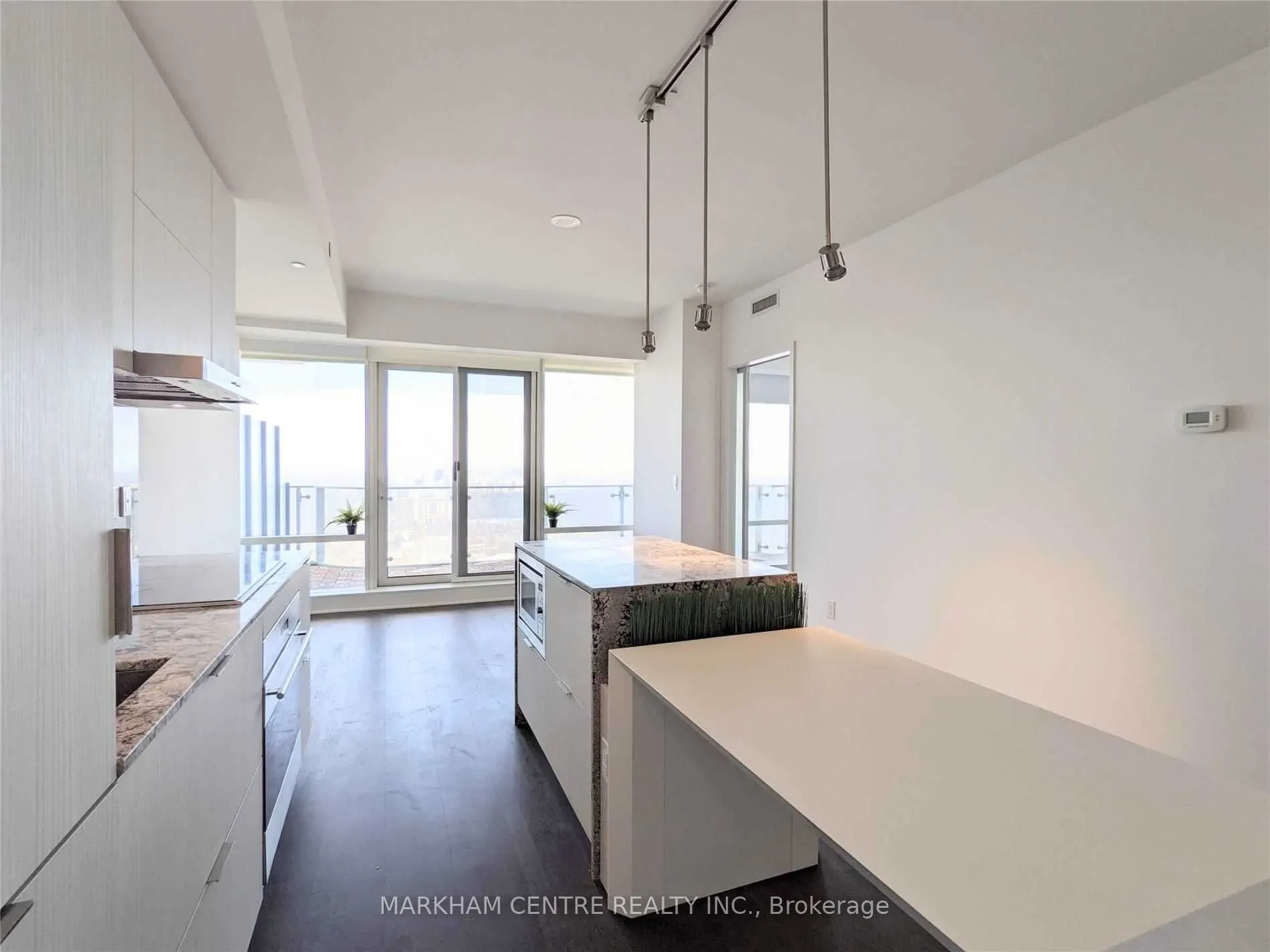 1 Bloor Street E, #5710