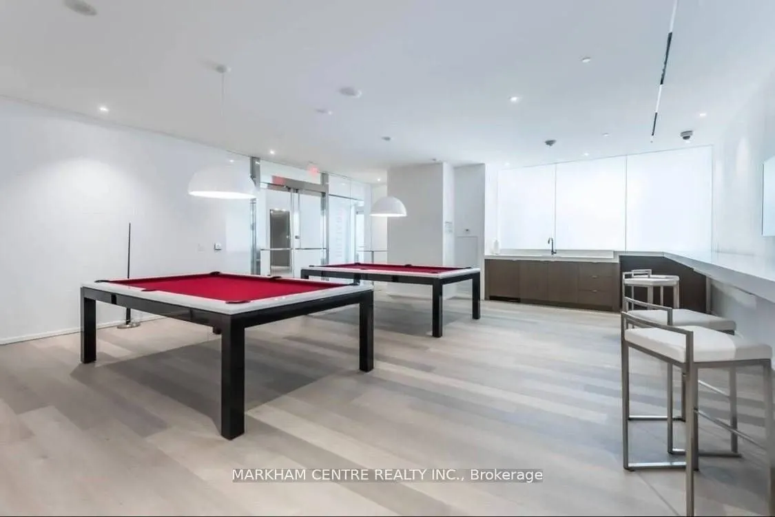 1 Bloor Street E, #5710