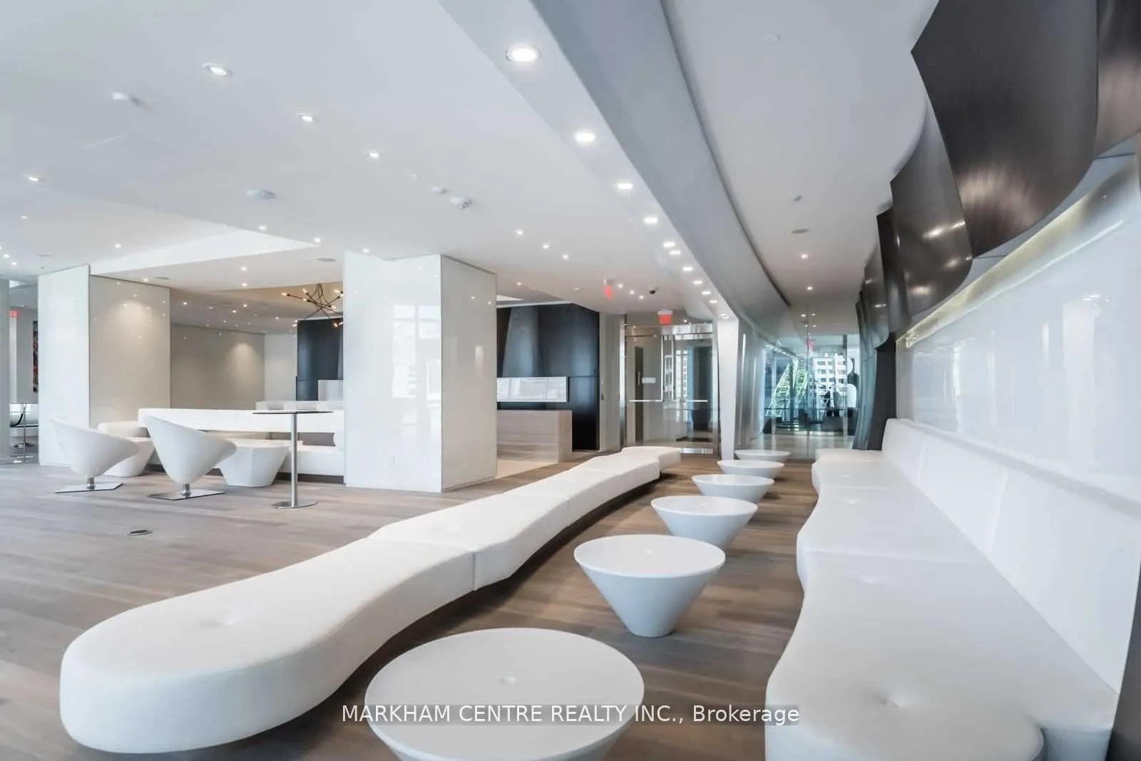 1 Bloor Street E, #5710