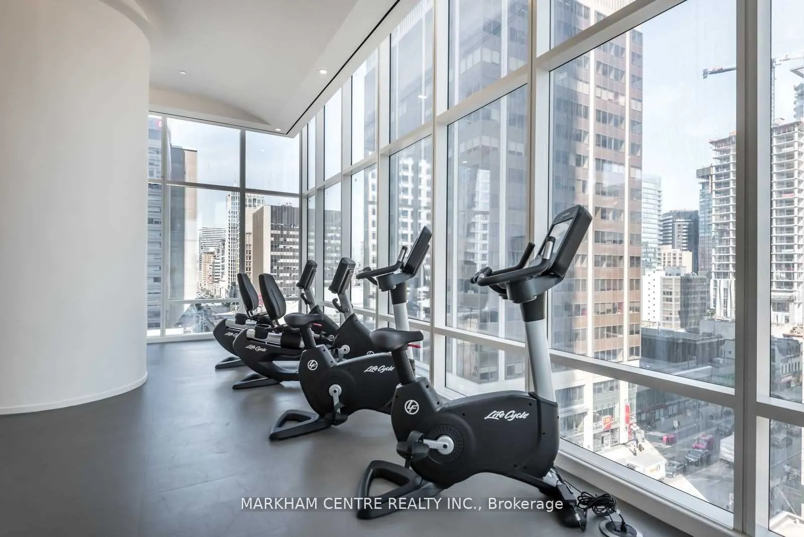 1 Bloor Street E, #5710