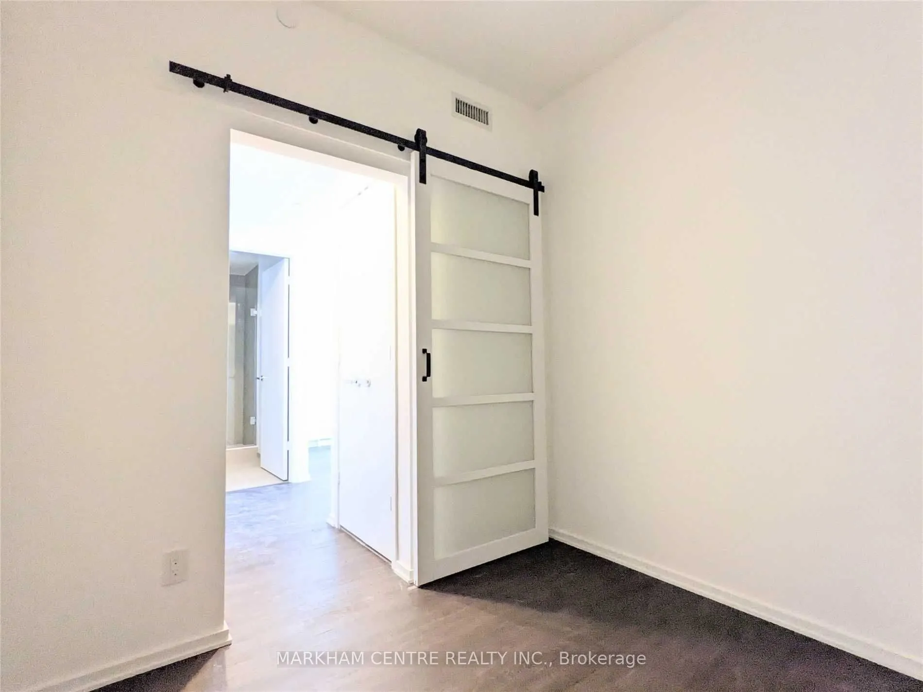 1 Bloor Street E, #5710
