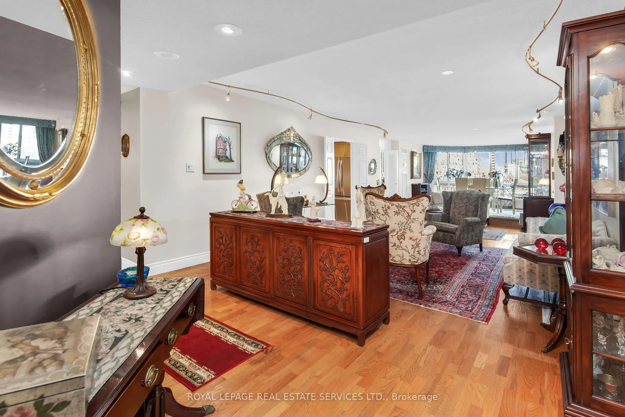 130 Carlton Street, #609