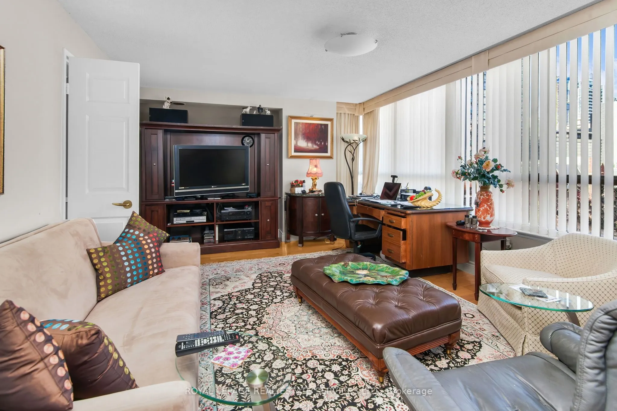130 Carlton Street, #609