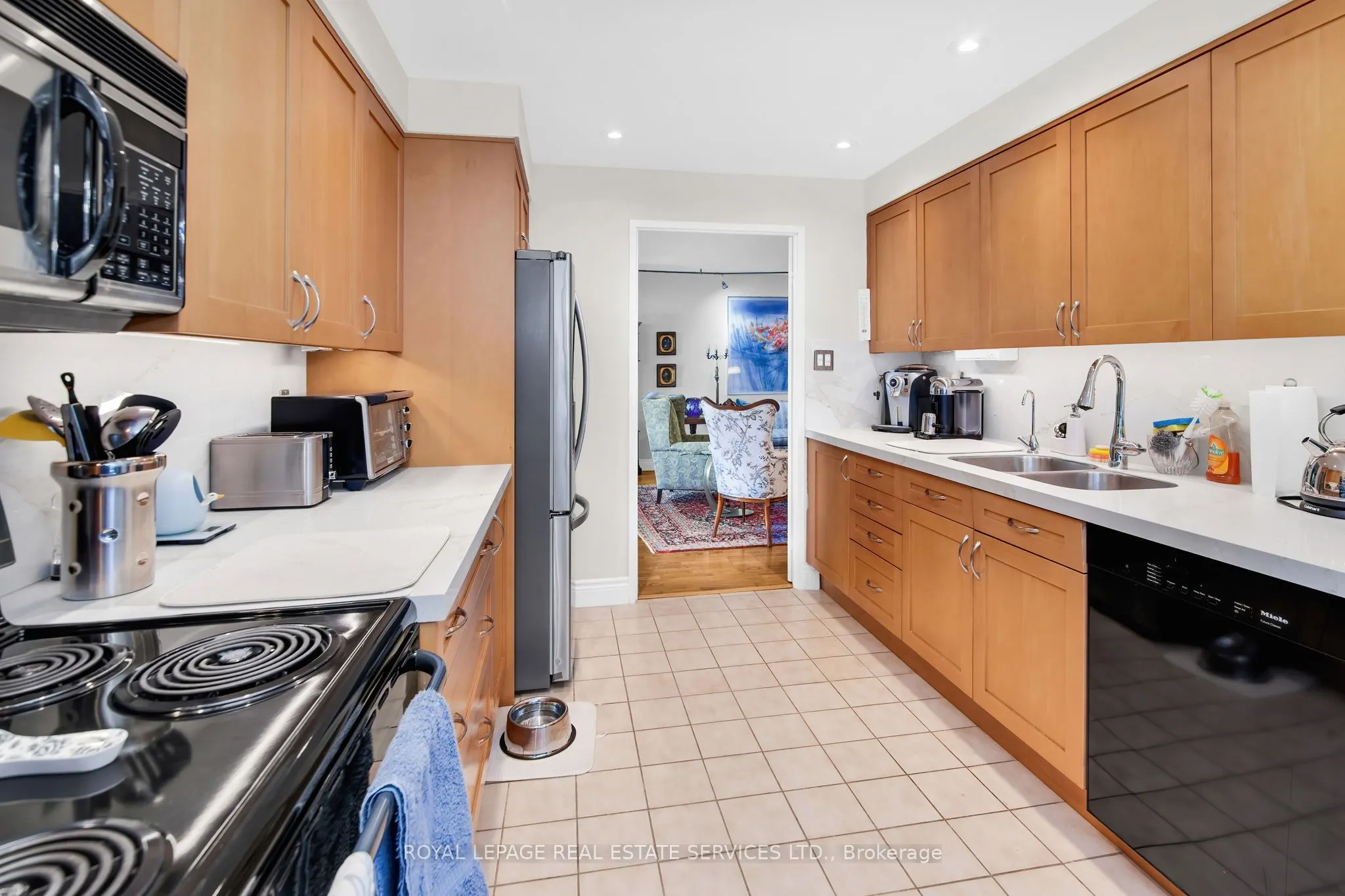 130 Carlton Street, #609