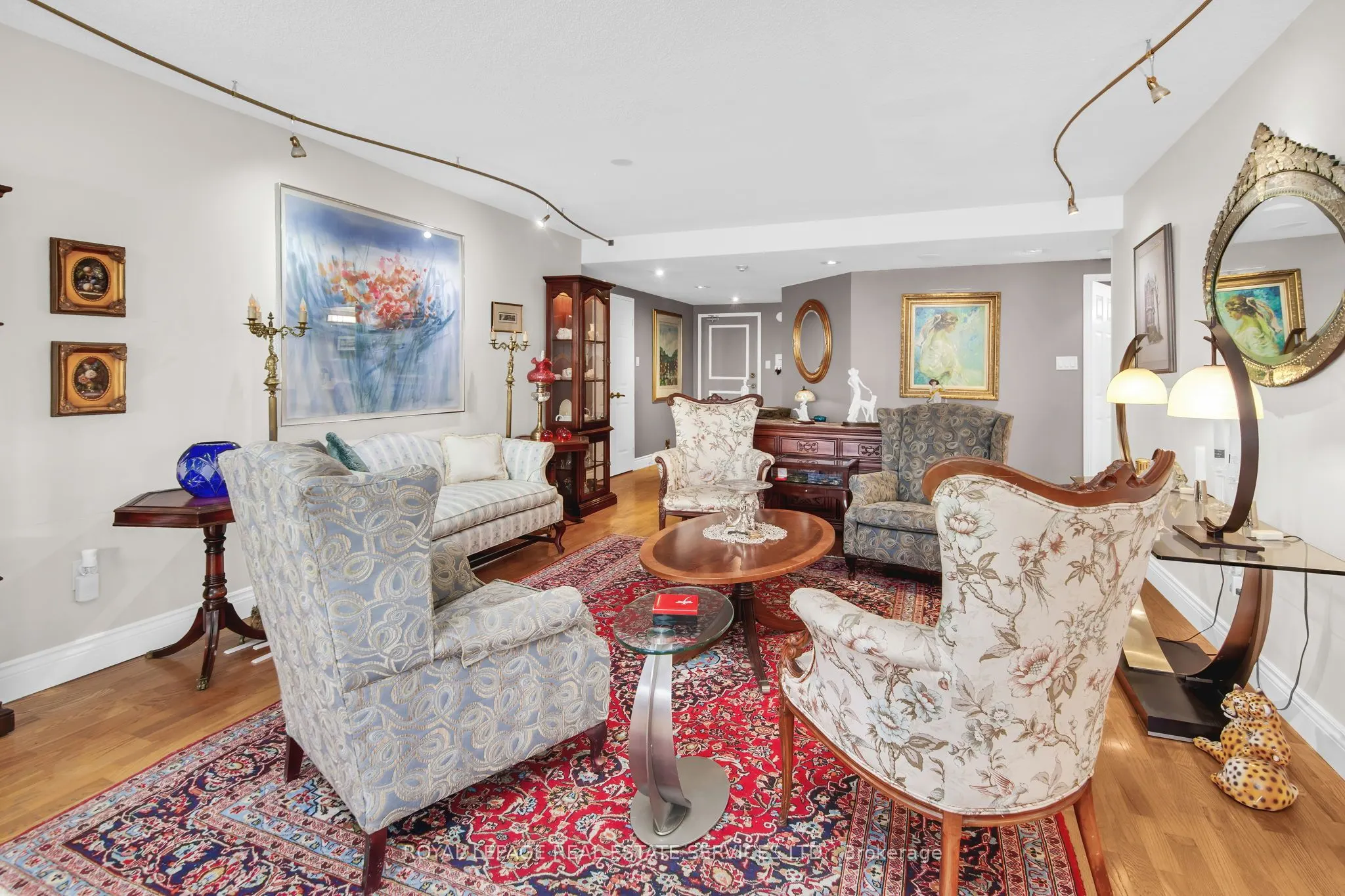 130 Carlton Street, #609