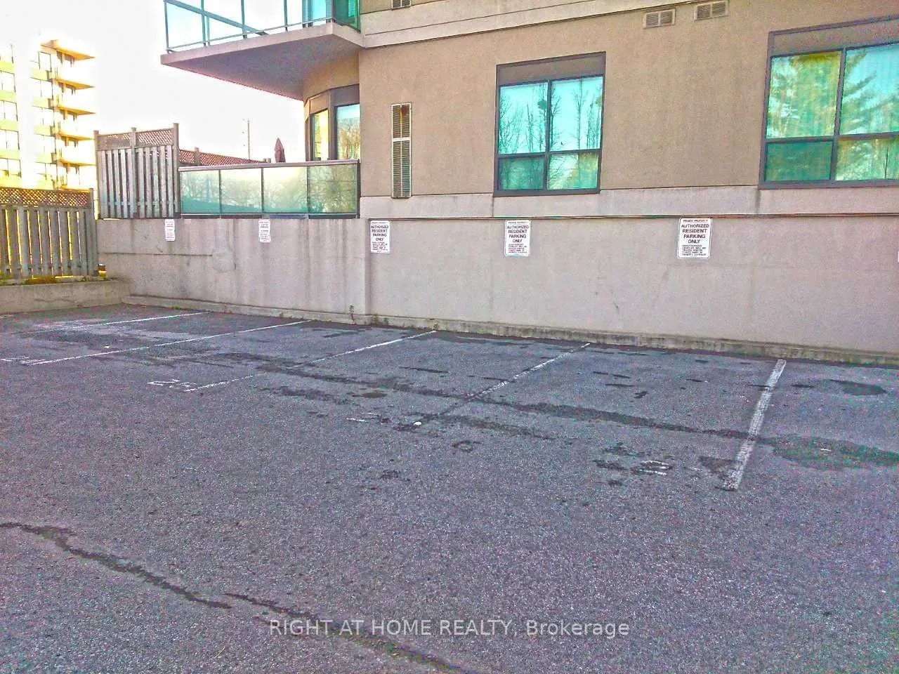 890 Sheppard Avenue W, #Parking#: 8, 9, 10