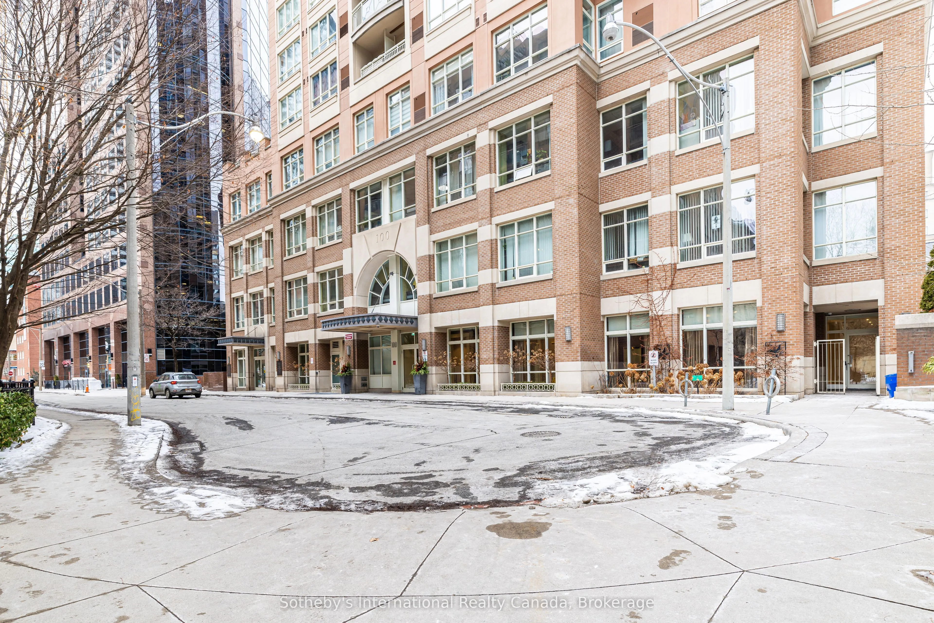 100 Hayden Street, #901