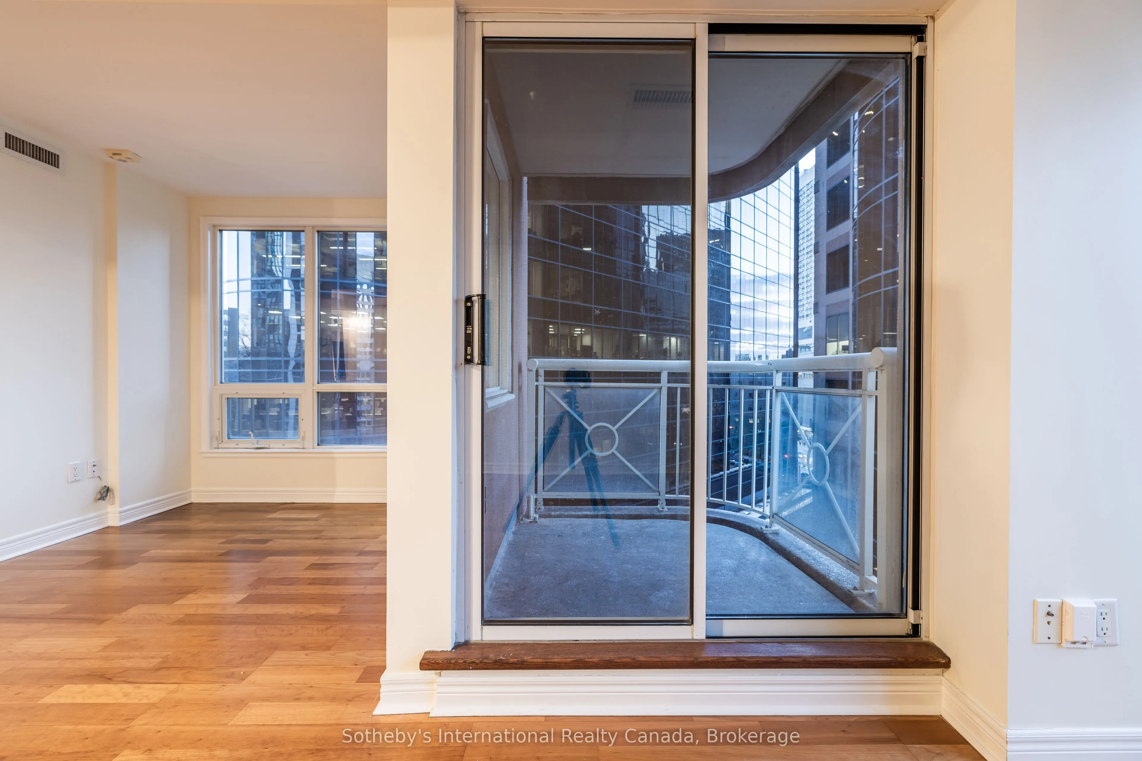 100 Hayden Street, #901