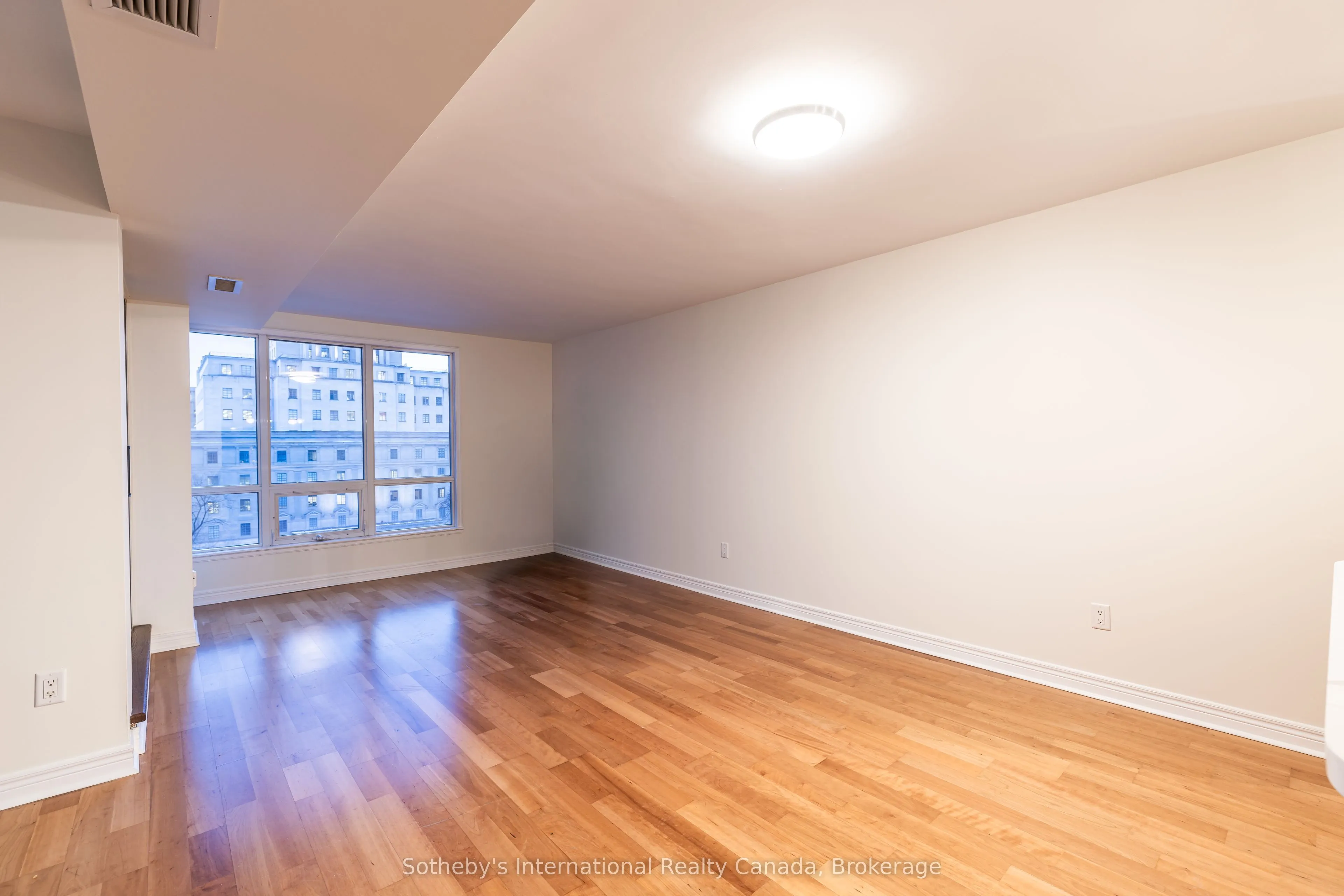 100 Hayden Street, #901