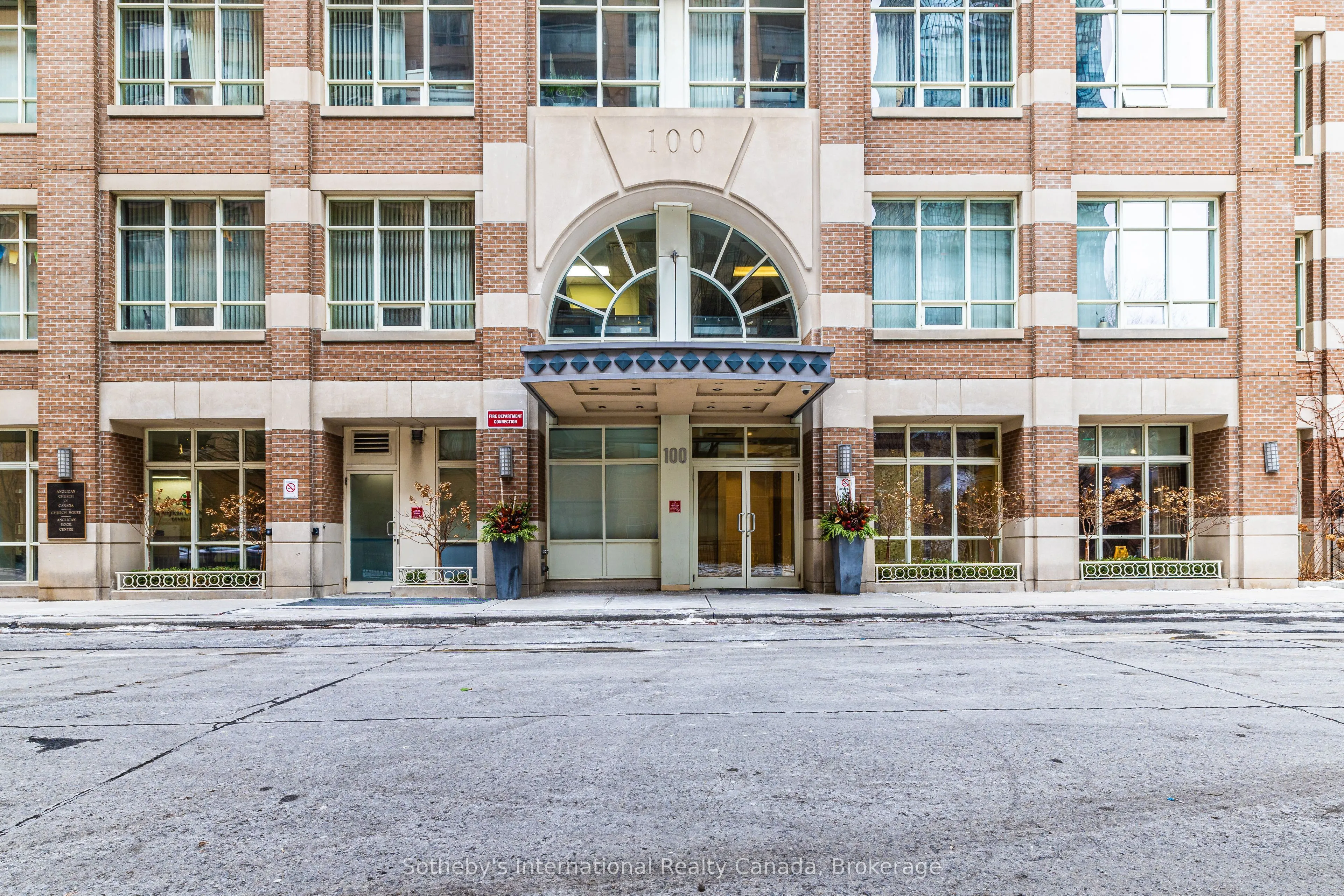 100 Hayden Street, #901