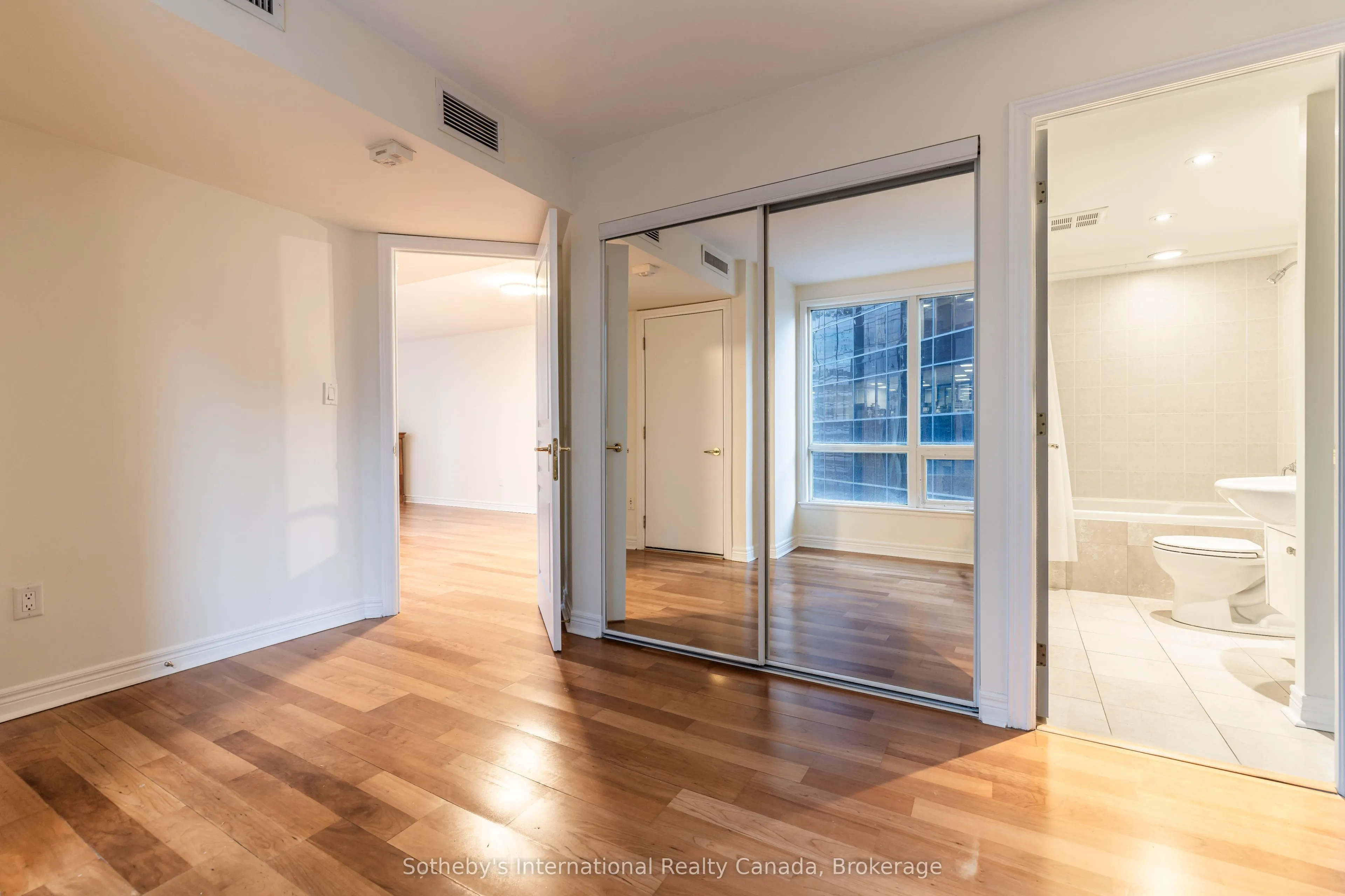 100 Hayden Street, #901