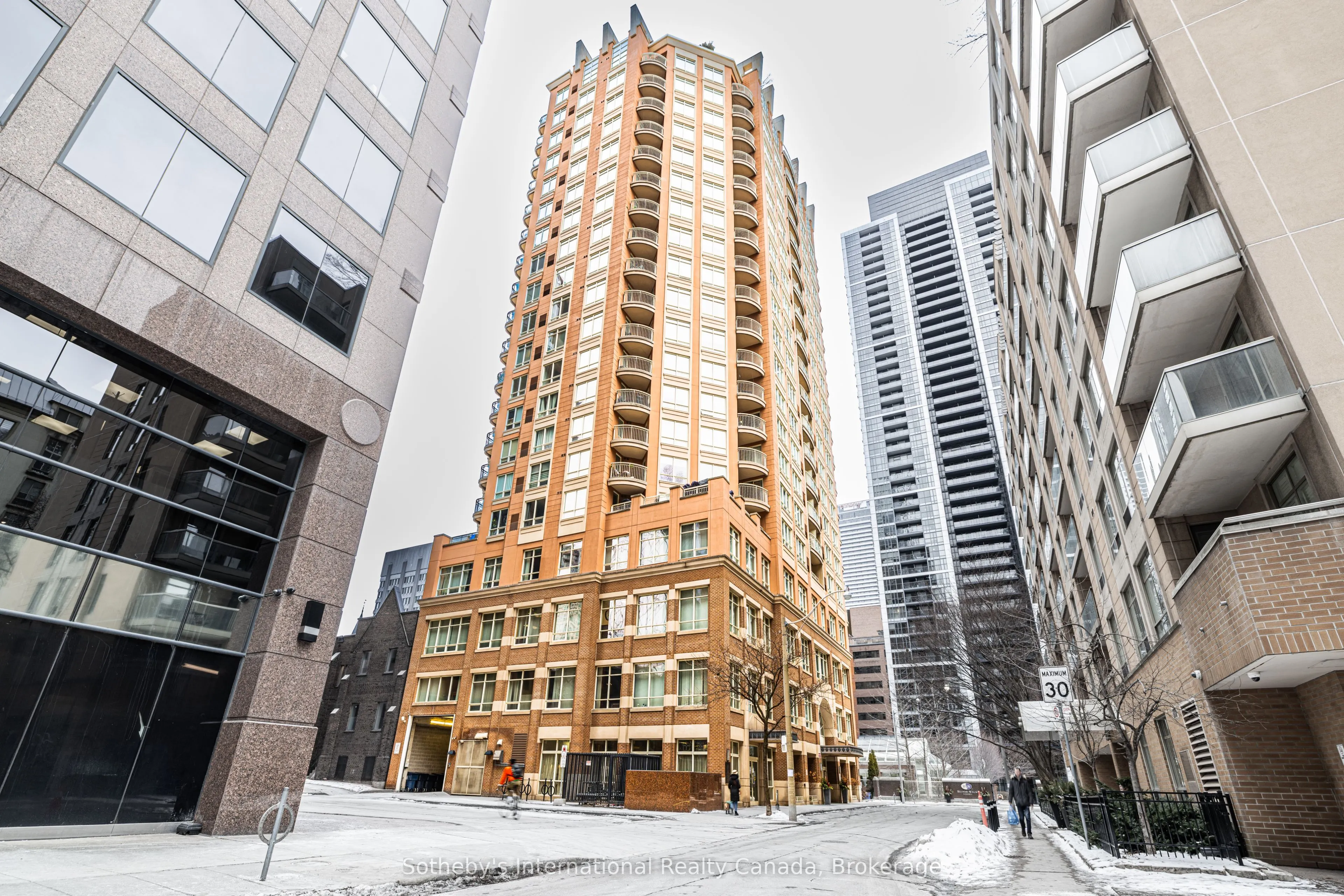 100 Hayden Street, #901