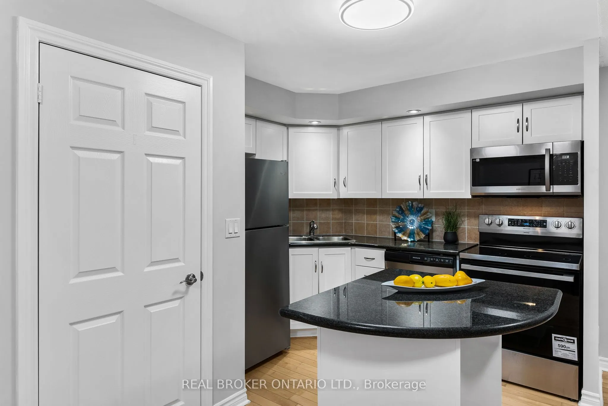 250 Wellington Street, #1227