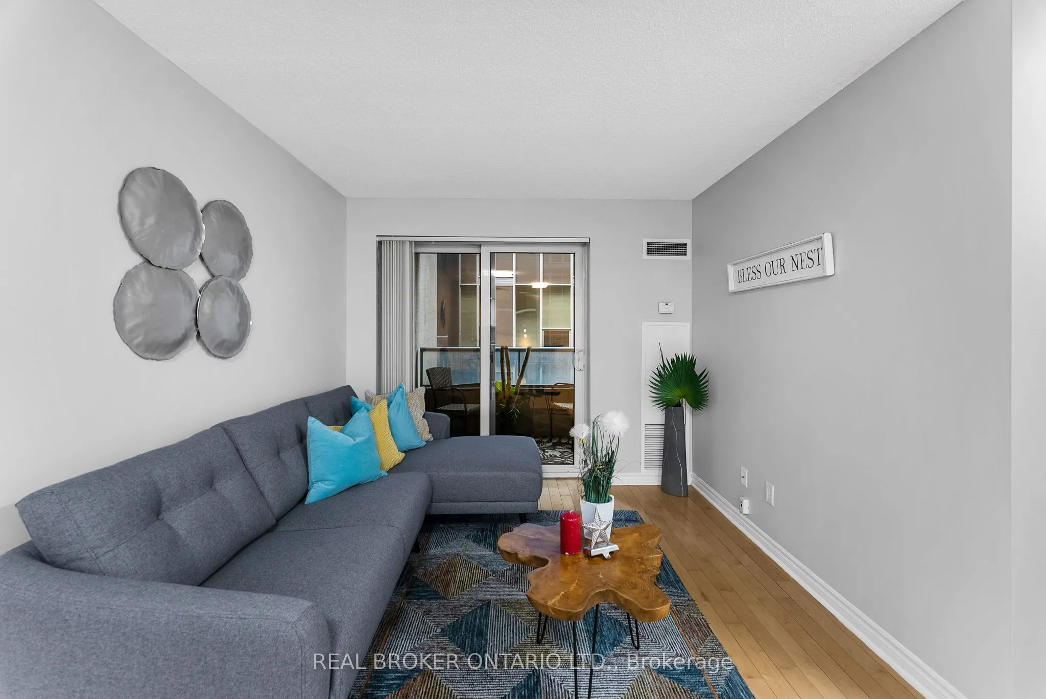 250 Wellington Street, #1227
