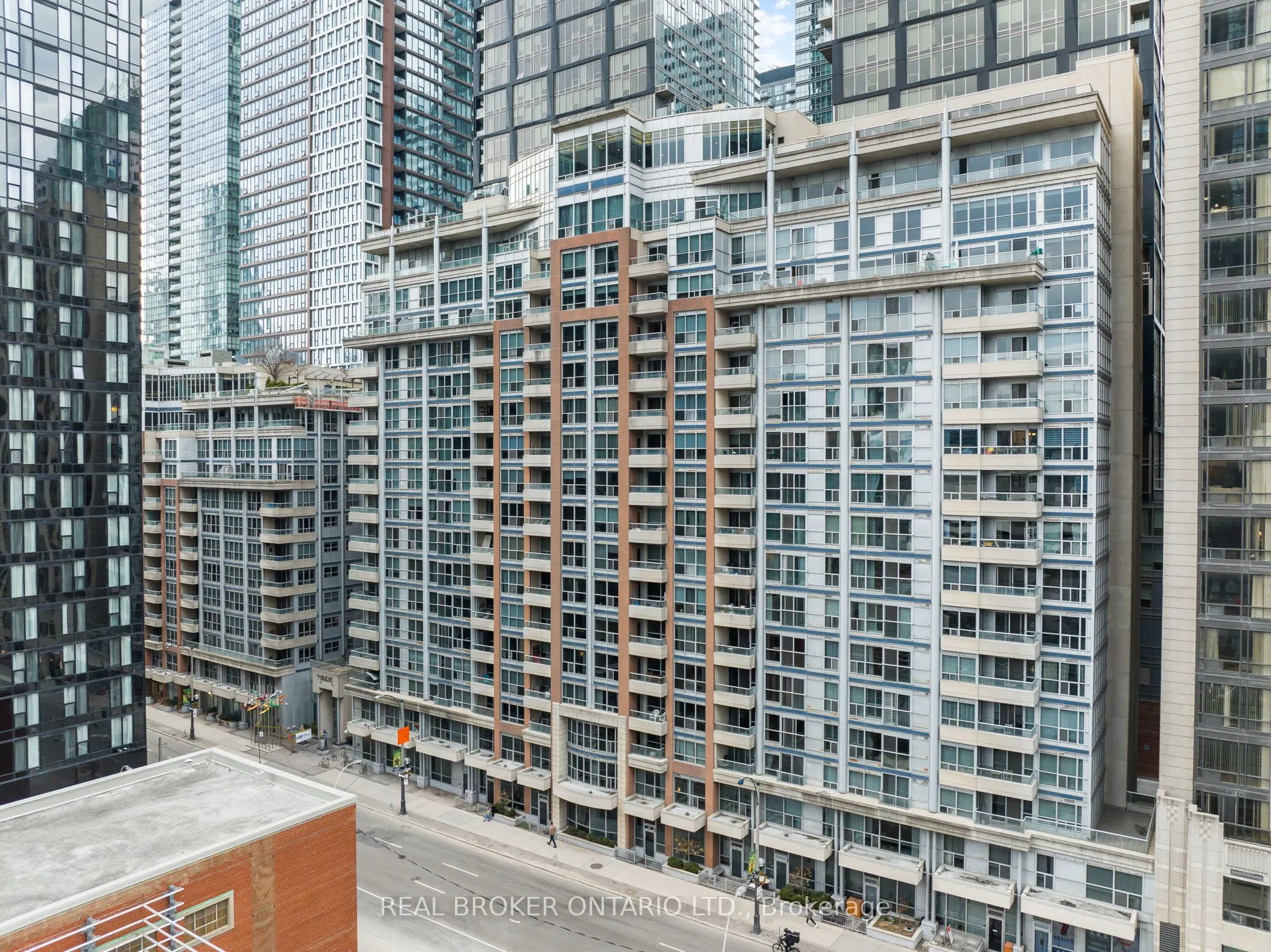 250 Wellington Street, #1227