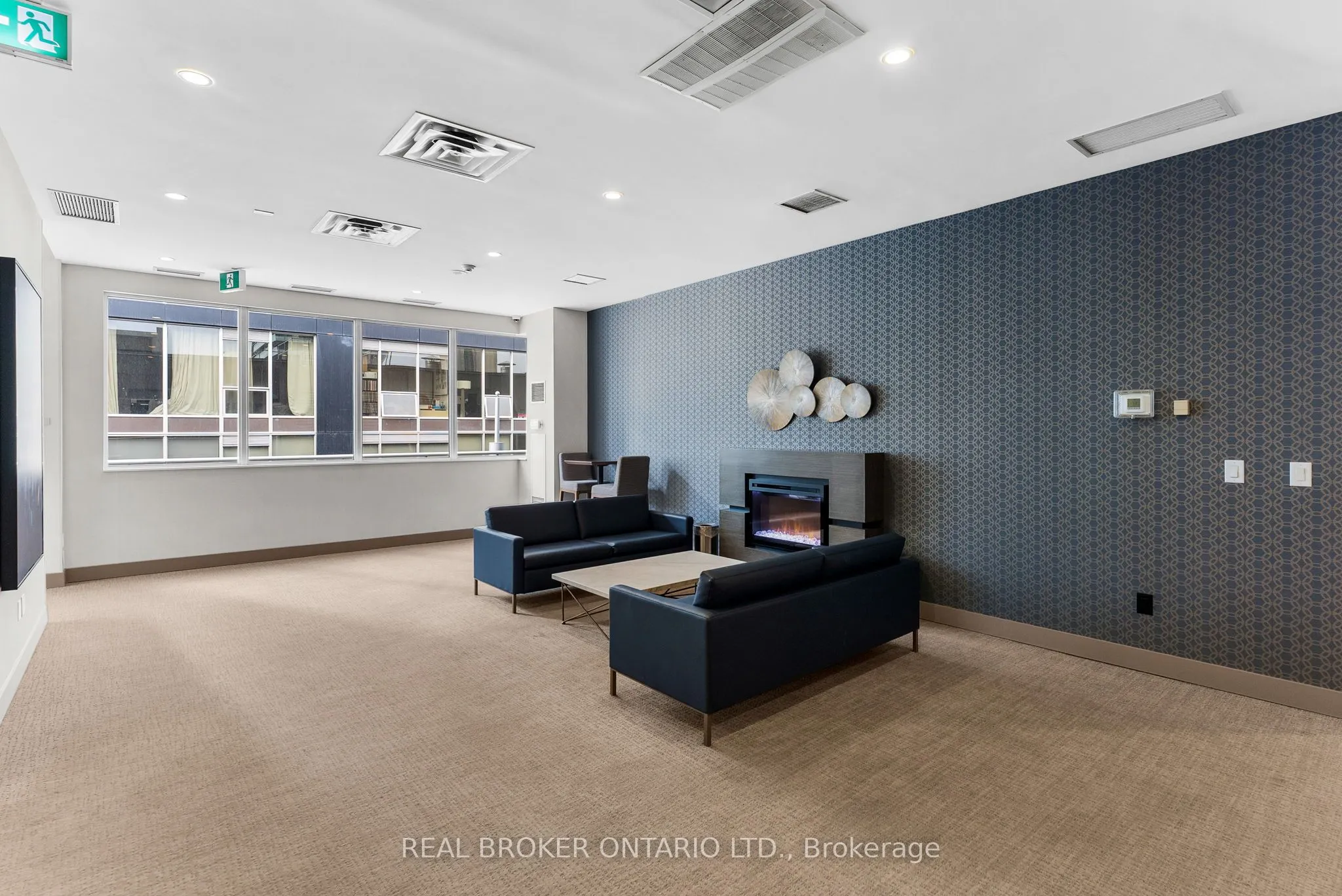 250 Wellington Street, #1227