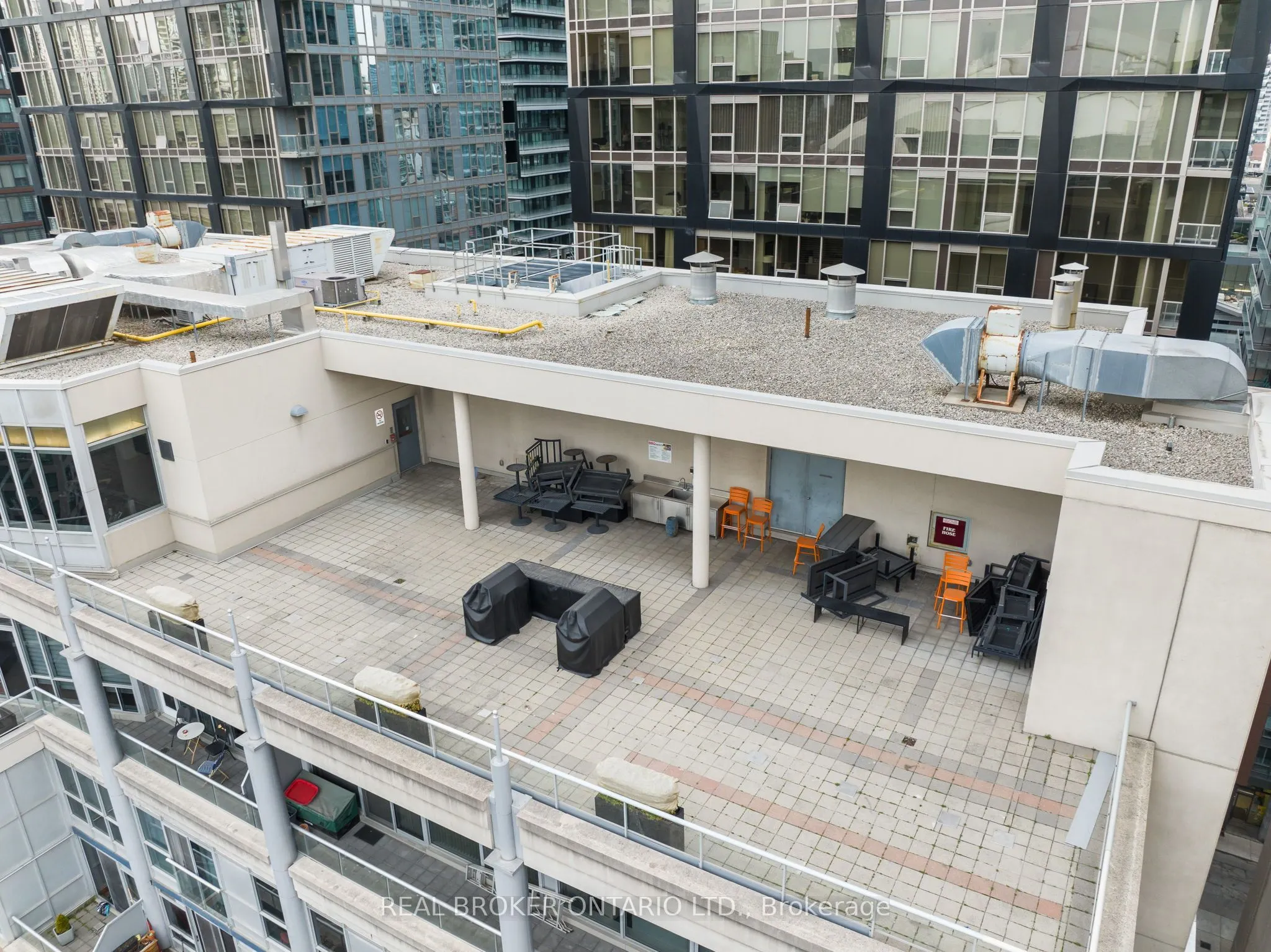 250 Wellington Street, #1227