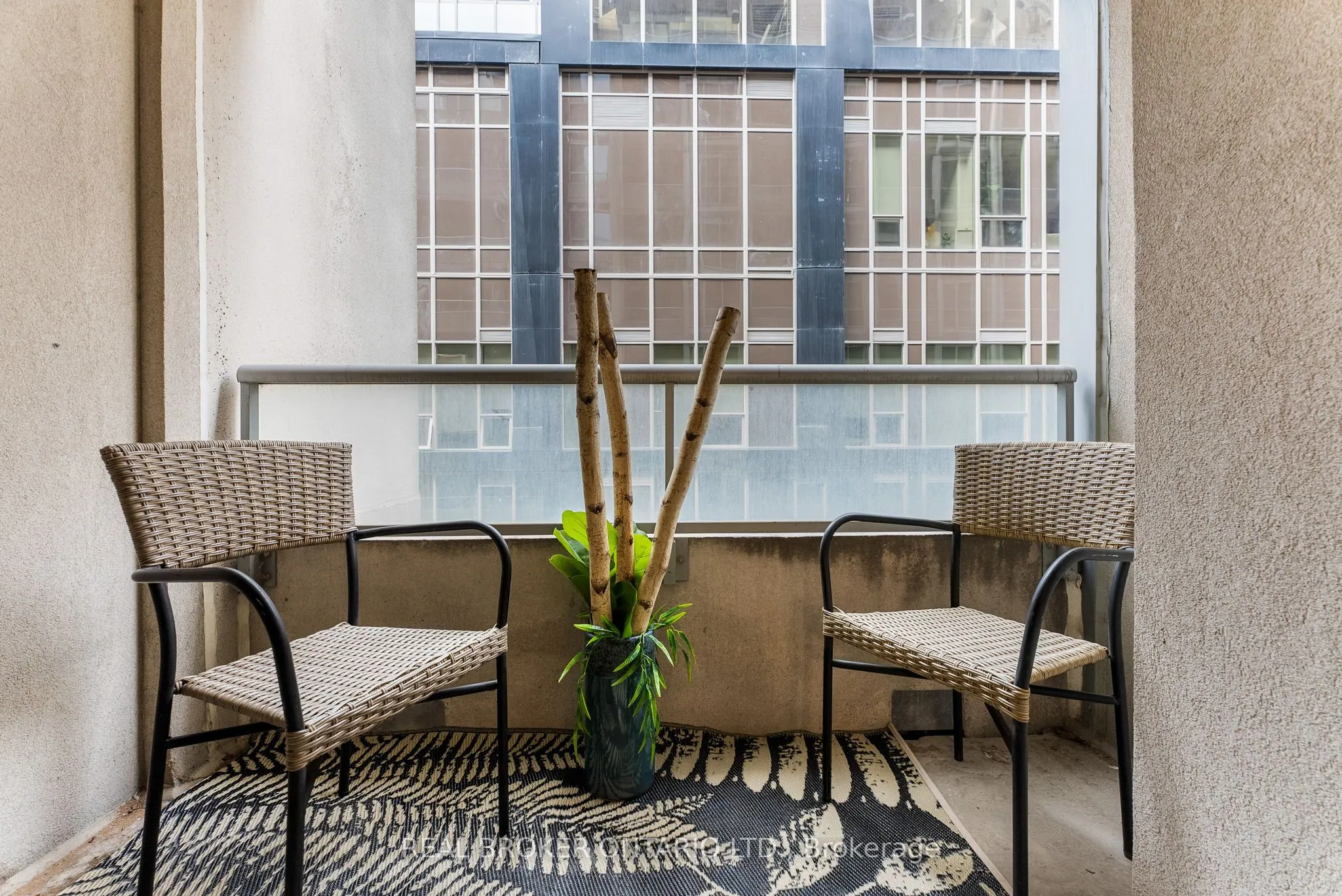 250 Wellington Street, #1227