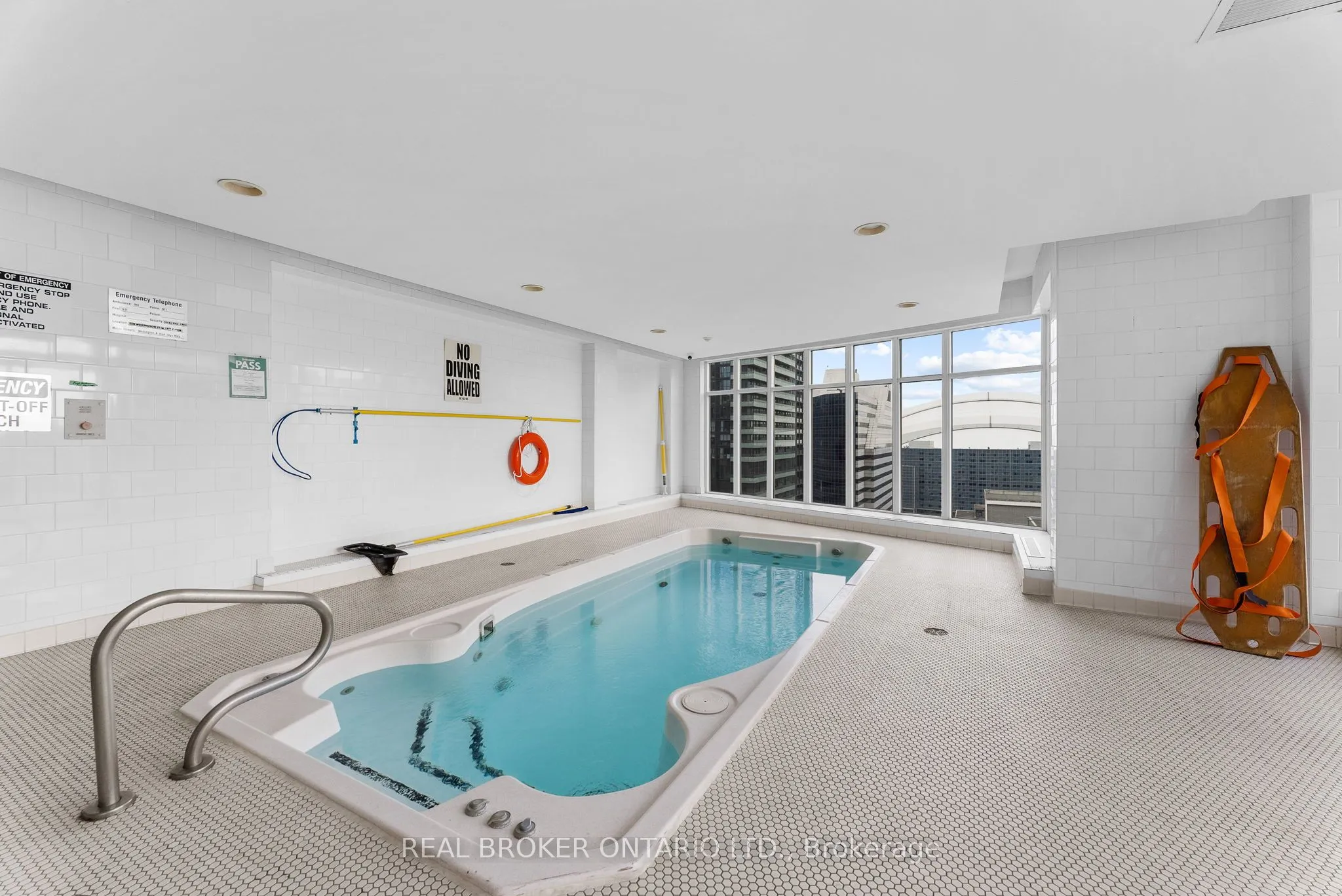 250 Wellington Street, #1227