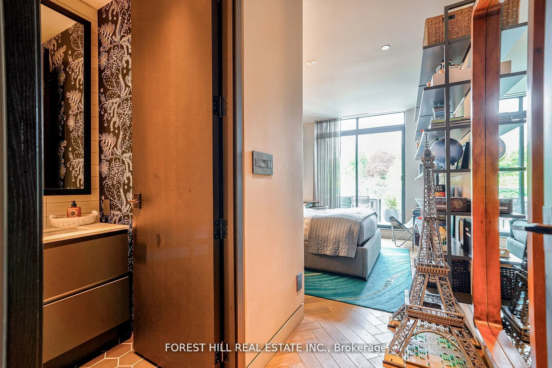 377 Madison Avenue, #706