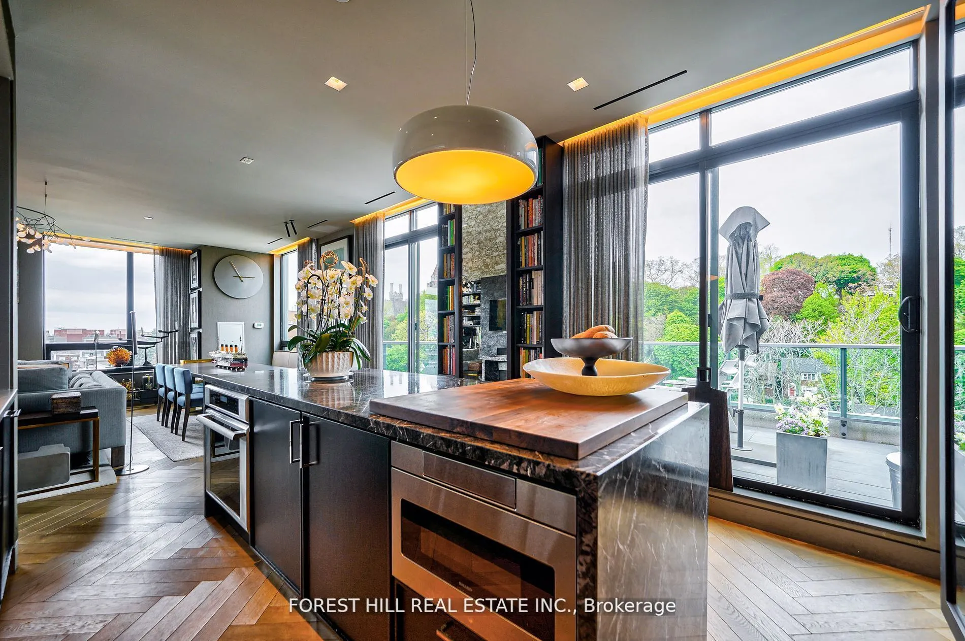 377 Madison Avenue, #706