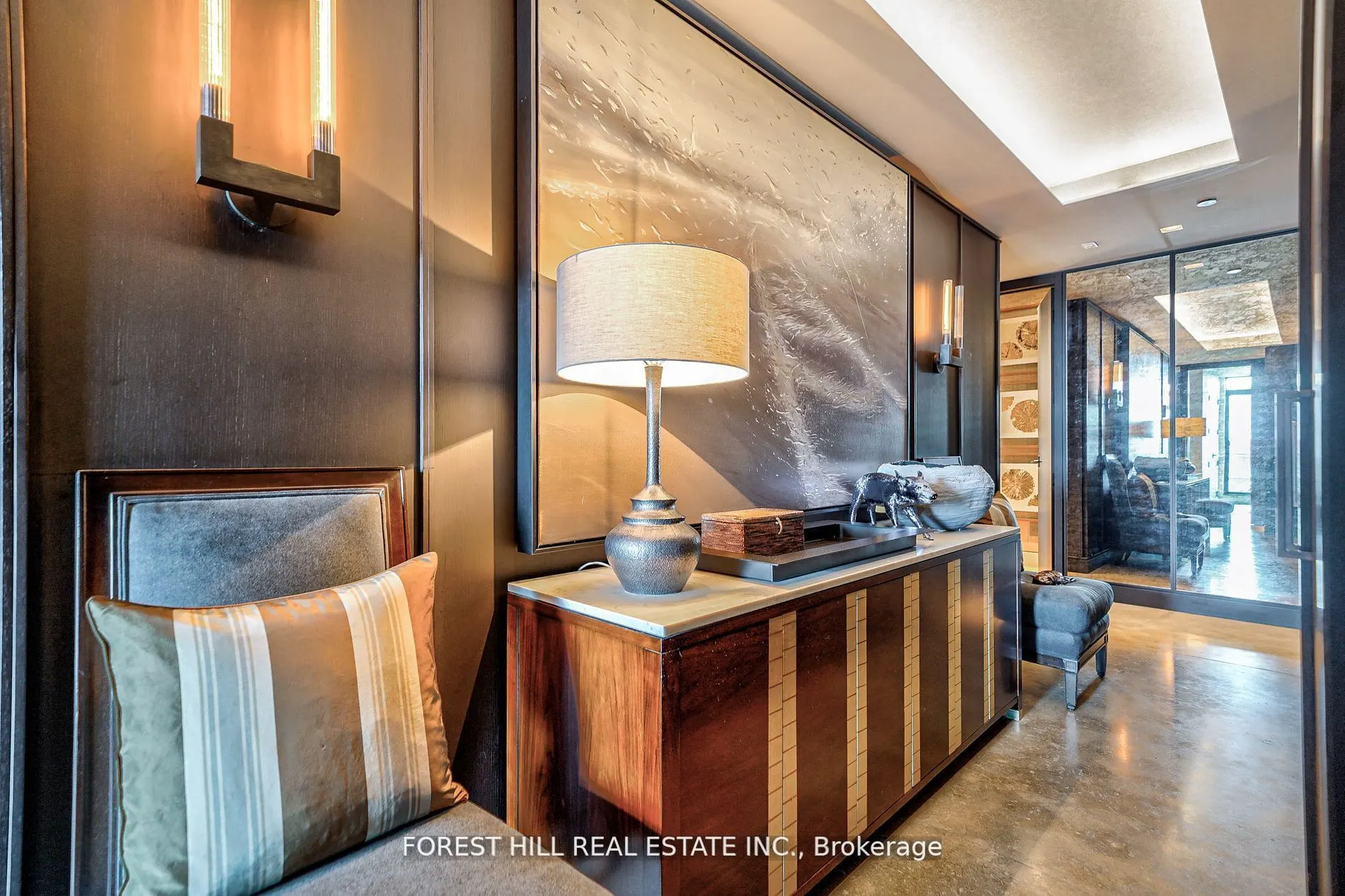 377 Madison Avenue, #706