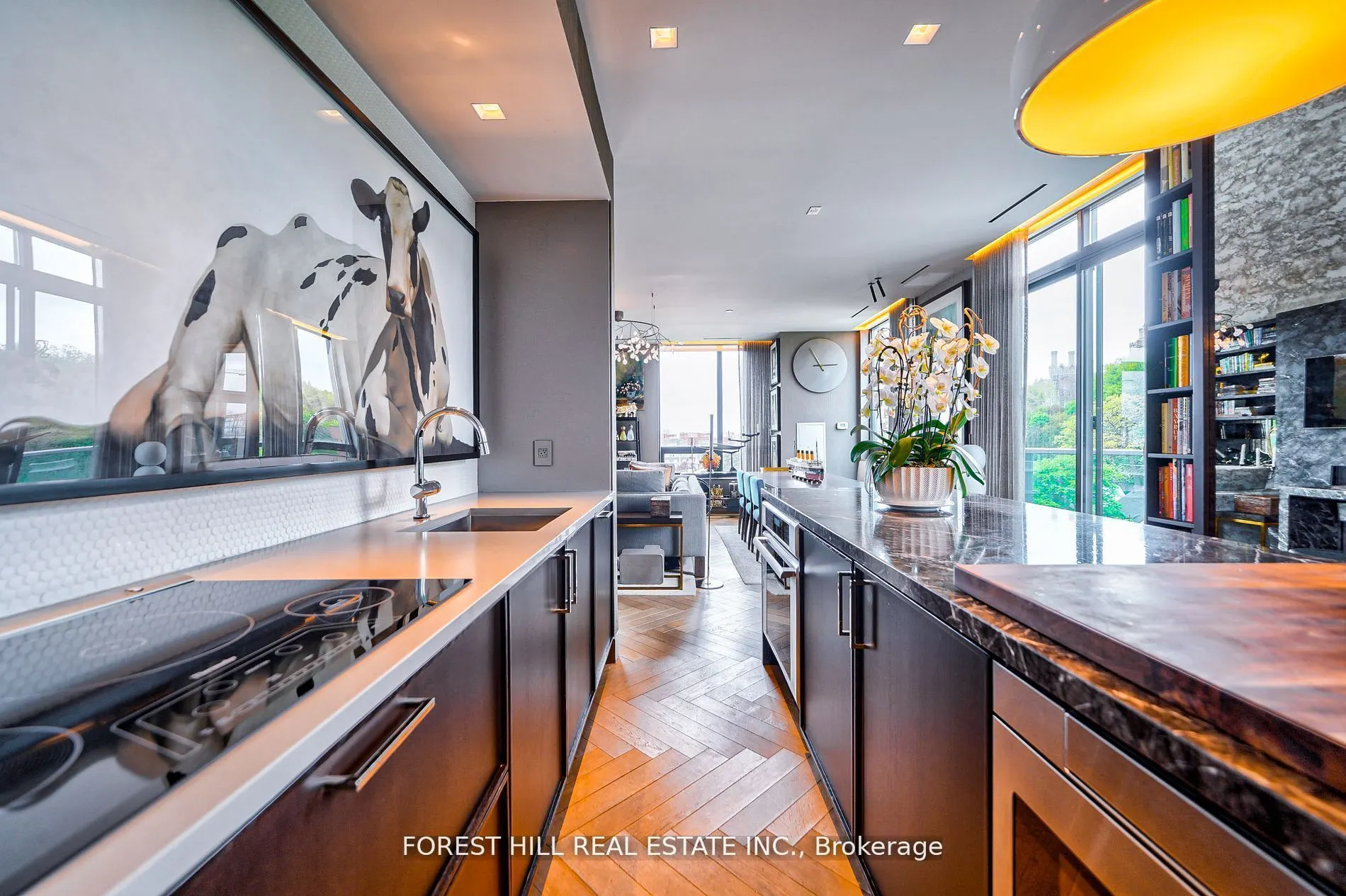 377 Madison Avenue, #706