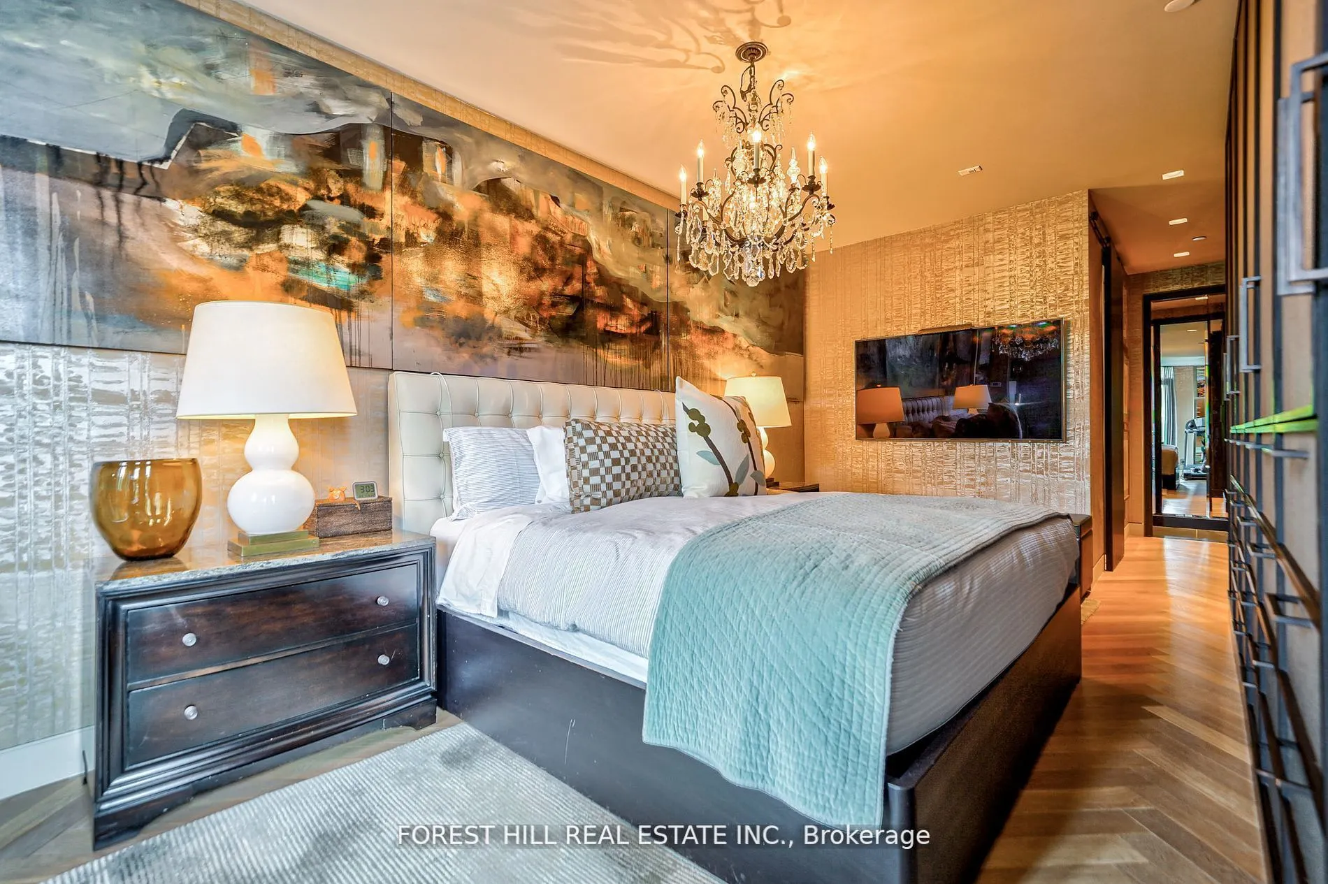377 Madison Avenue, #706