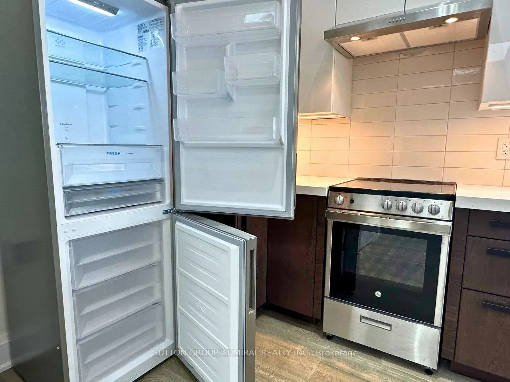 266 Lawrence Avenue E, #Upper