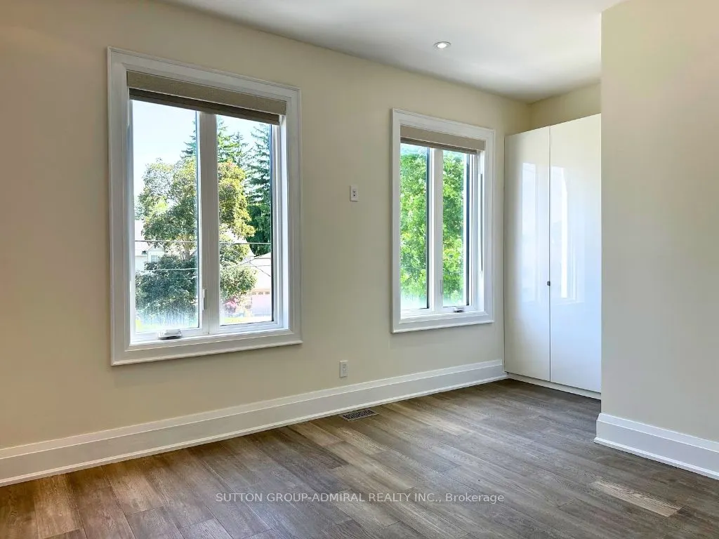 266 Lawrence Avenue E, #Upper