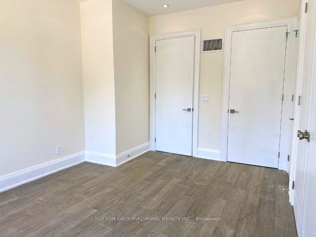 266 Lawrence Avenue E, #Upper